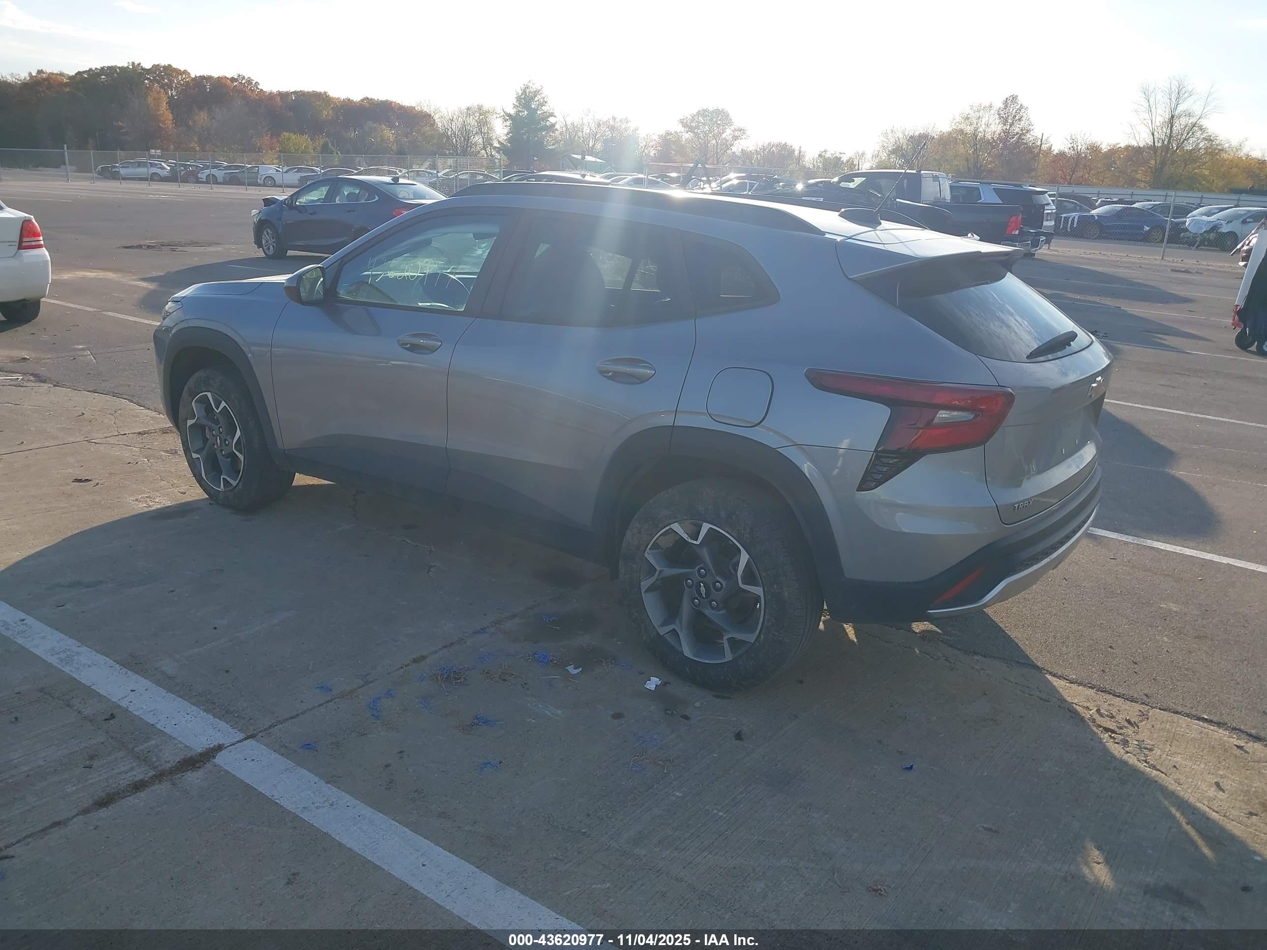 CHEVROLET TRAX image 3