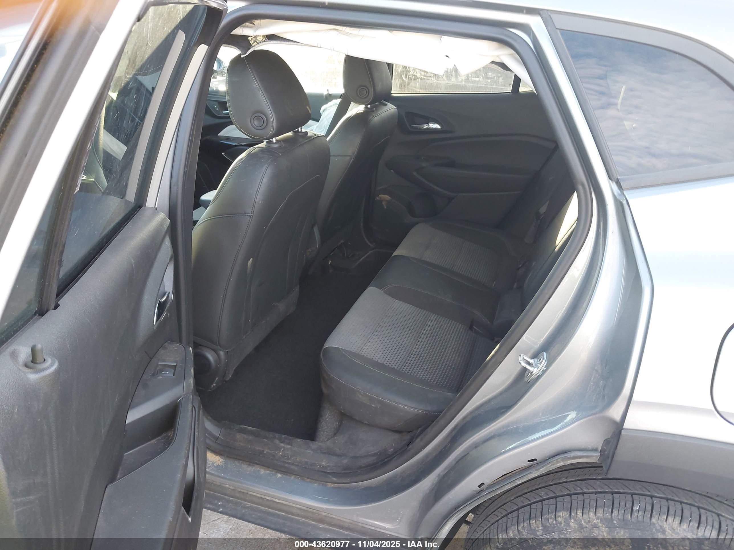 CHEVROLET TRAX image 8