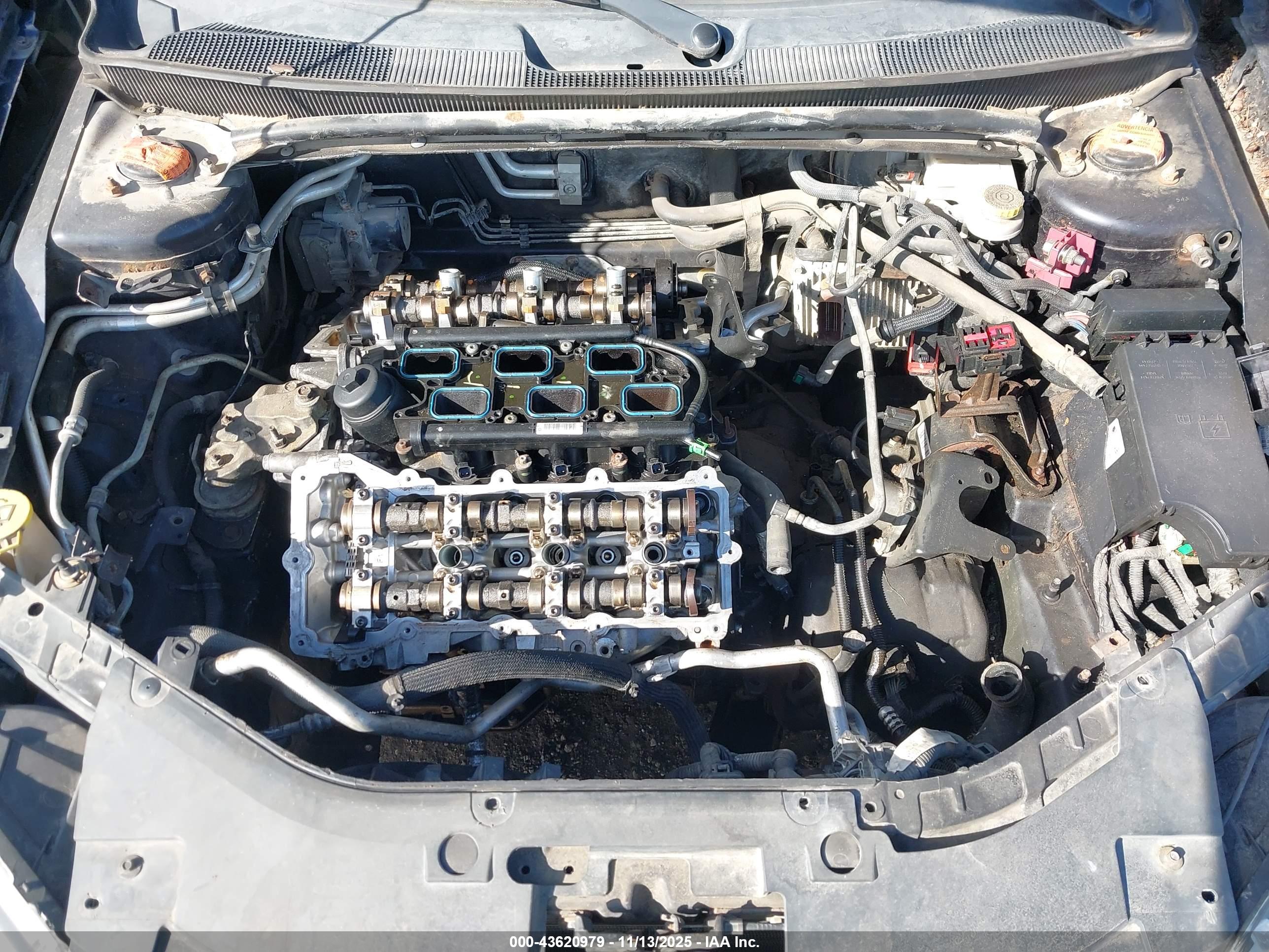 CHRYSLER 200 image 10