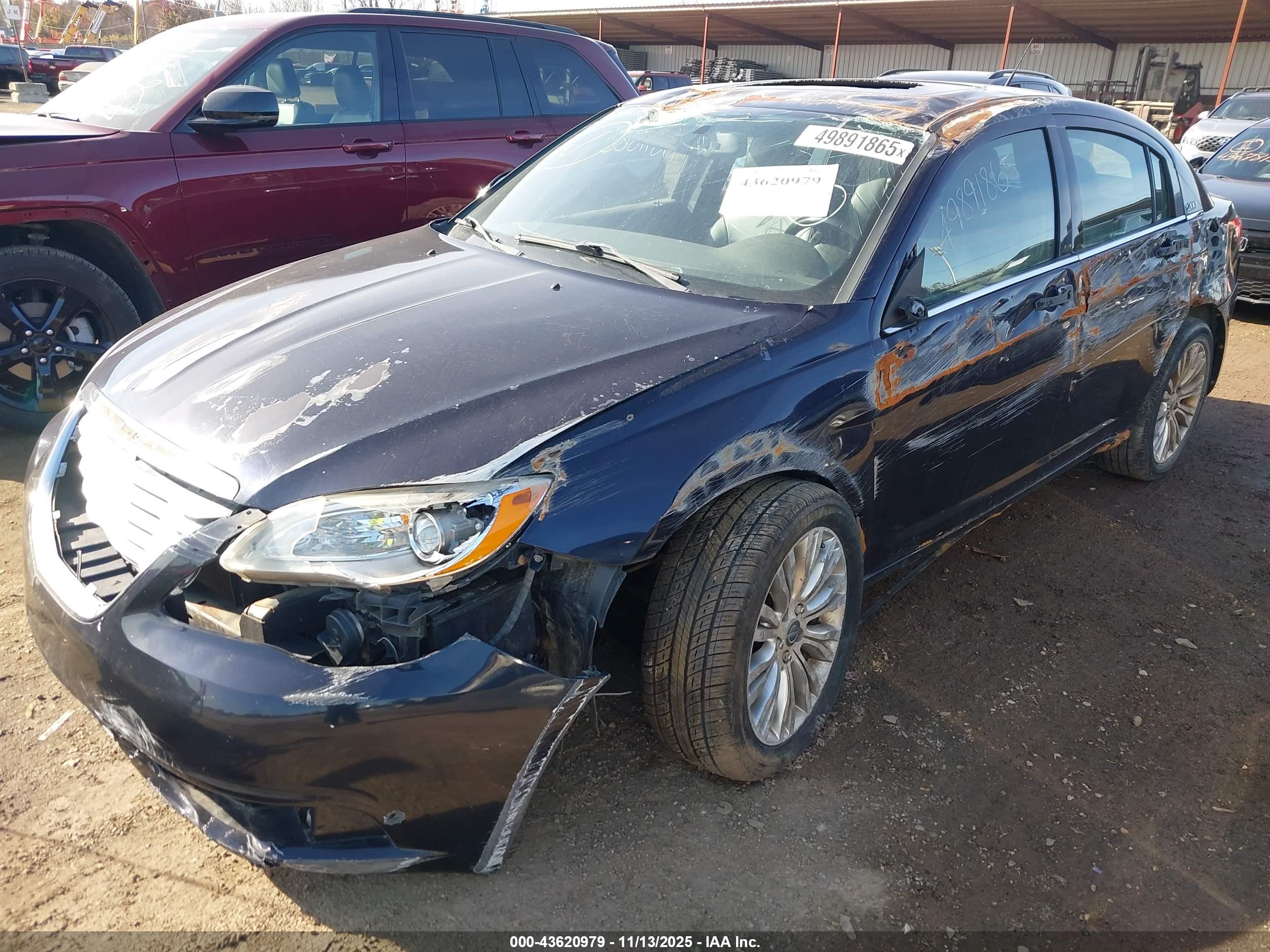 CHRYSLER 200 image 6