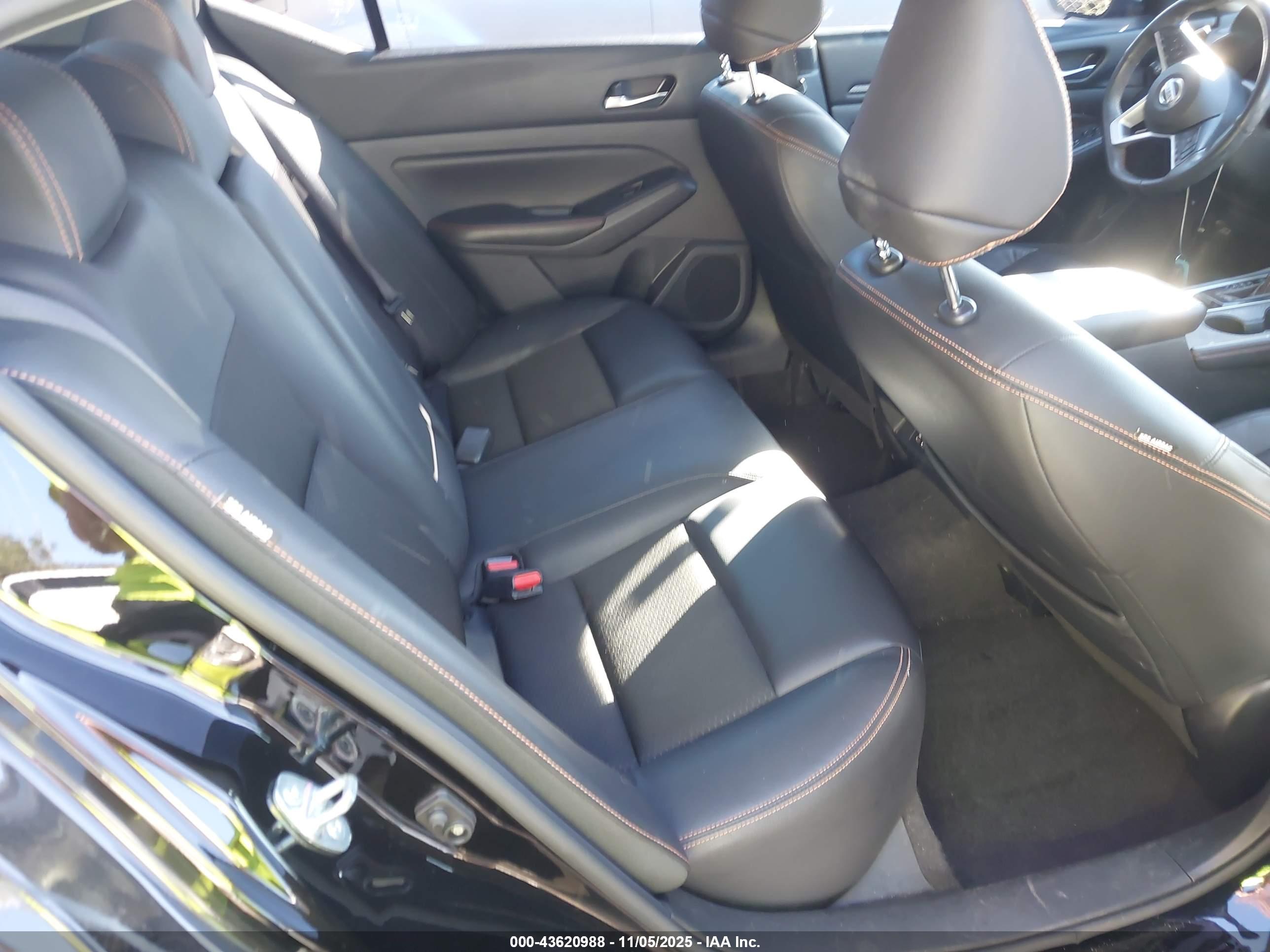 NISSAN ALTIMA image 8