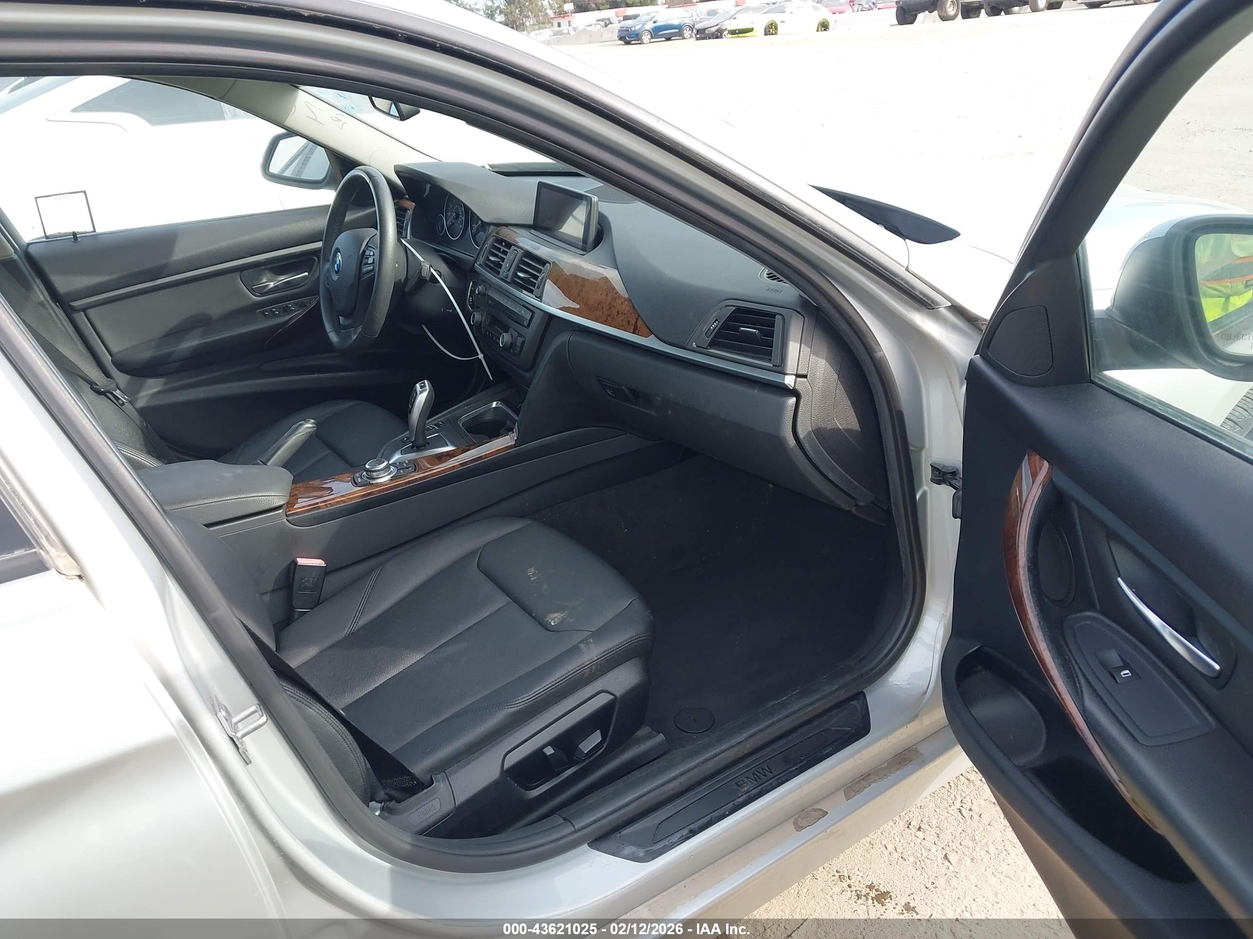 BMW 328I image 5