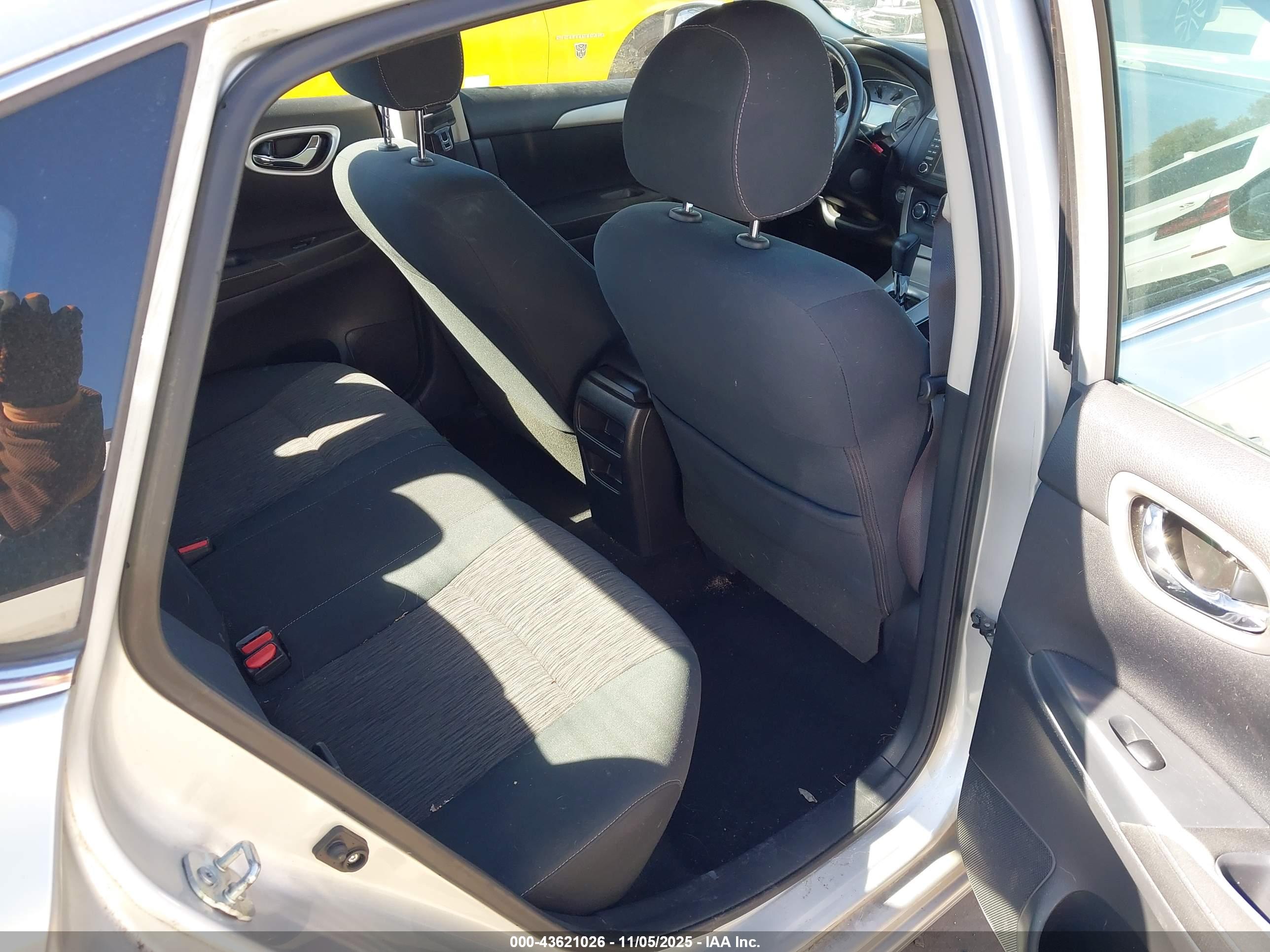 NISSAN SENTRA image 8
