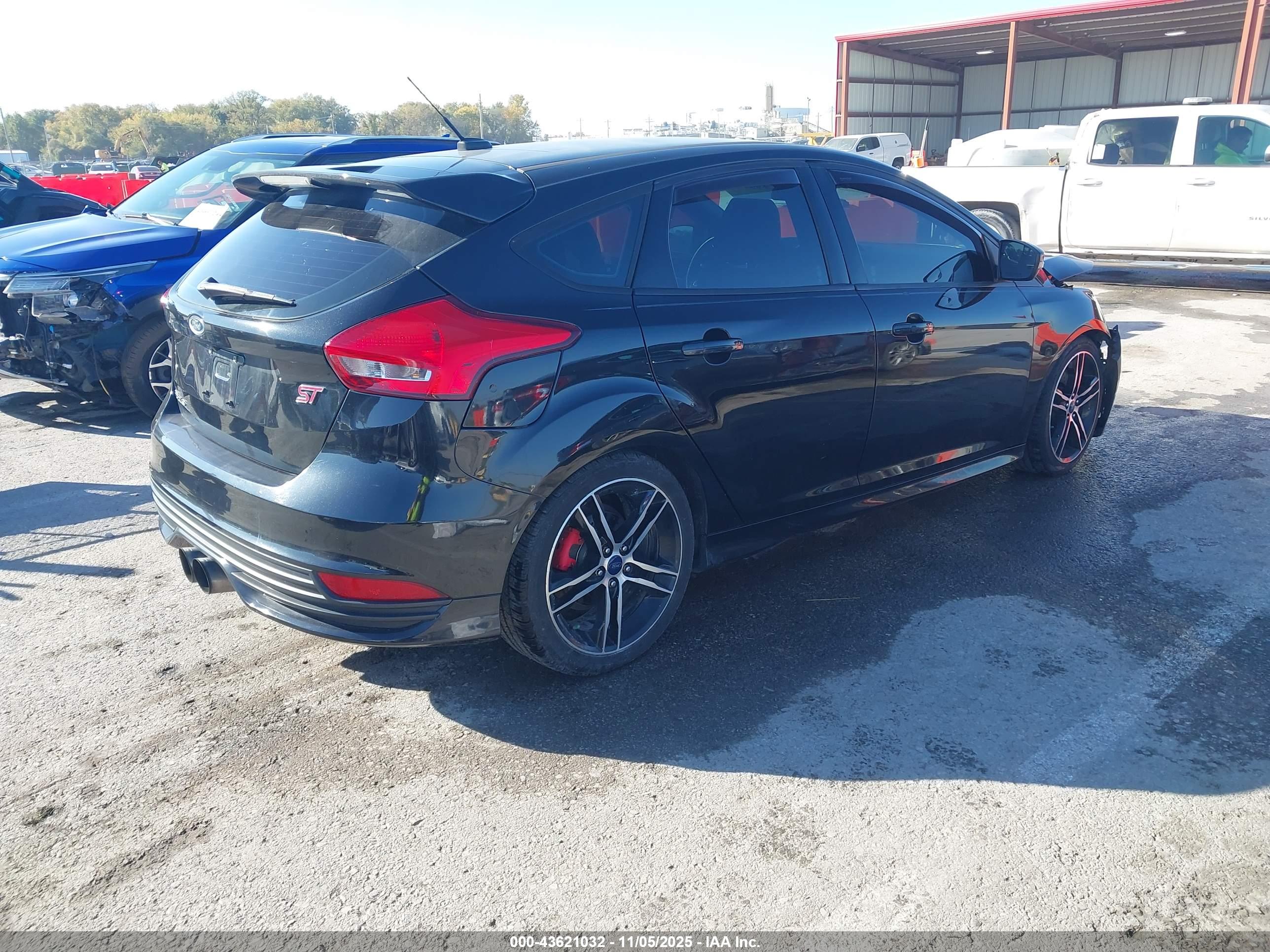 FORD FOCUS image 4