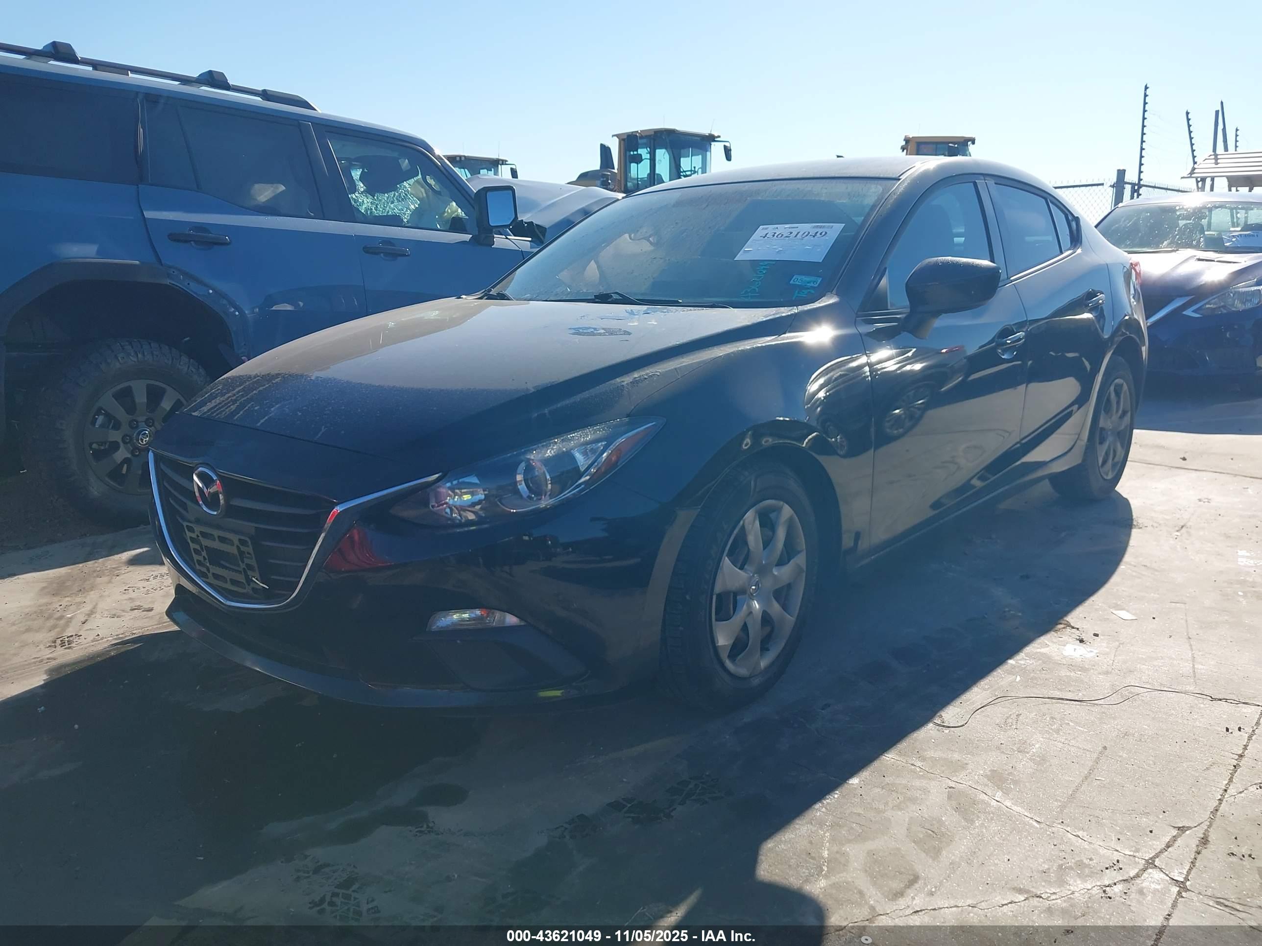 MAZDA MAZDA3 image 2
