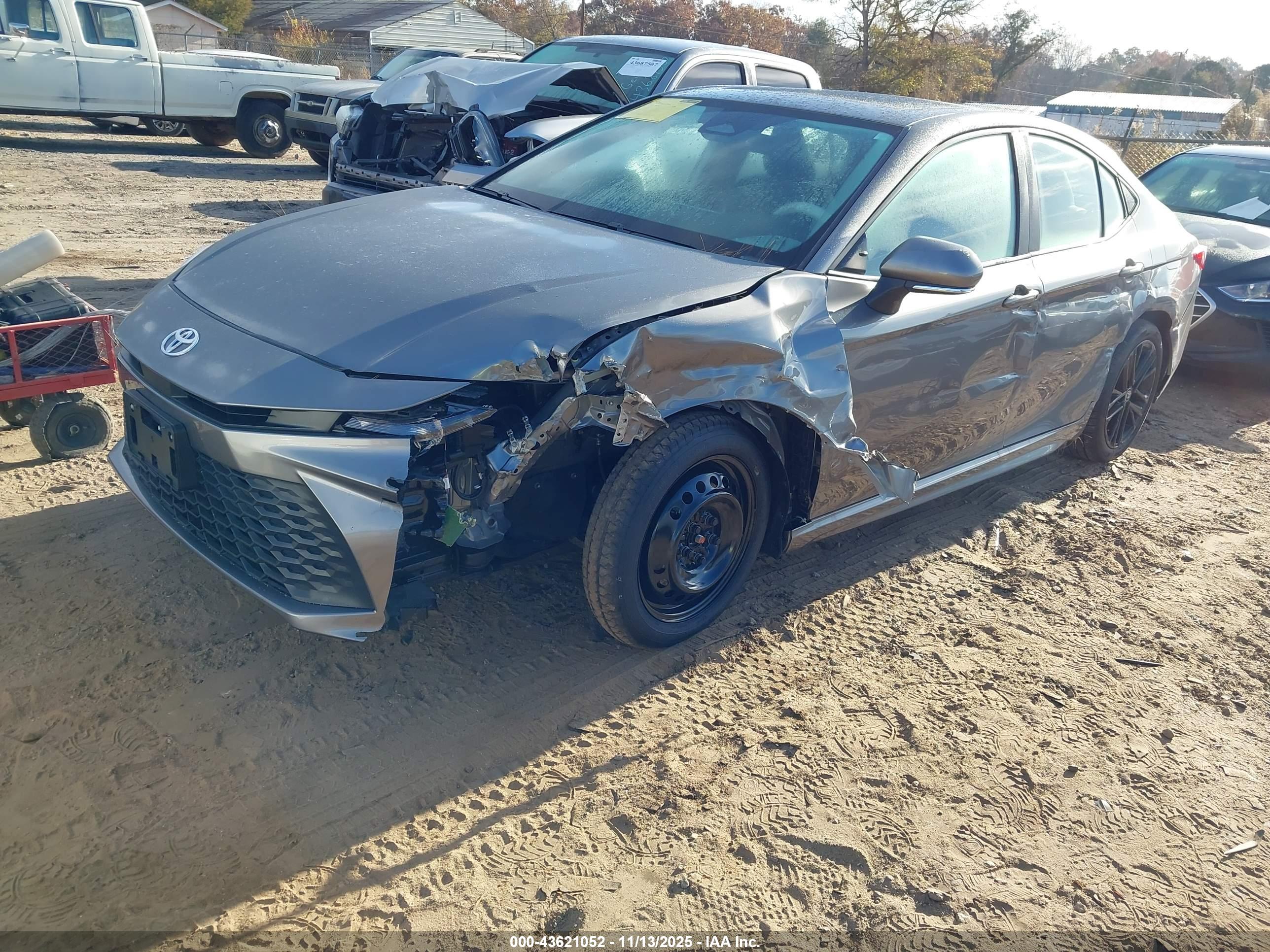 TOYOTA CAMRY image 2