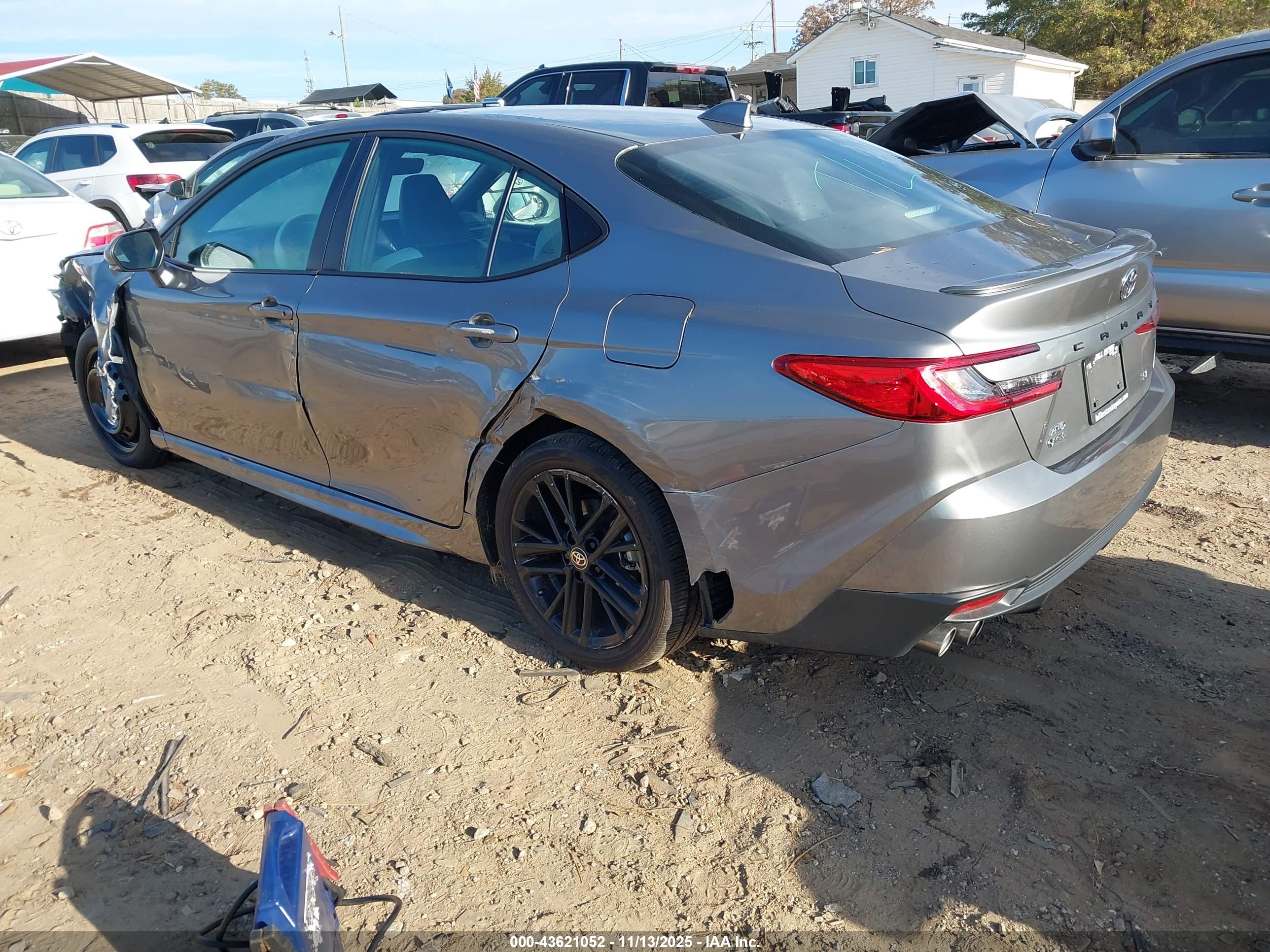 TOYOTA CAMRY image 3