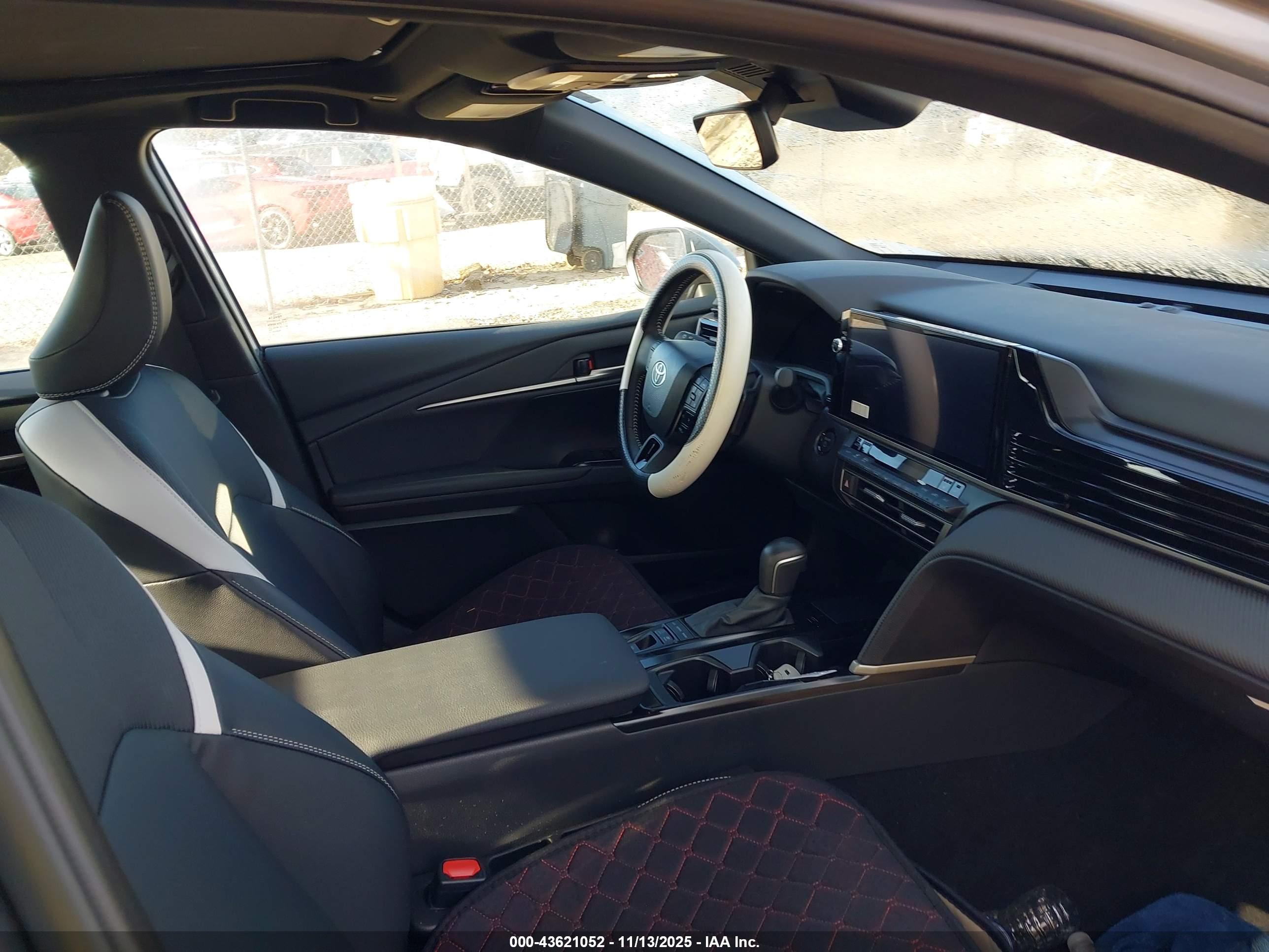 TOYOTA CAMRY image 5
