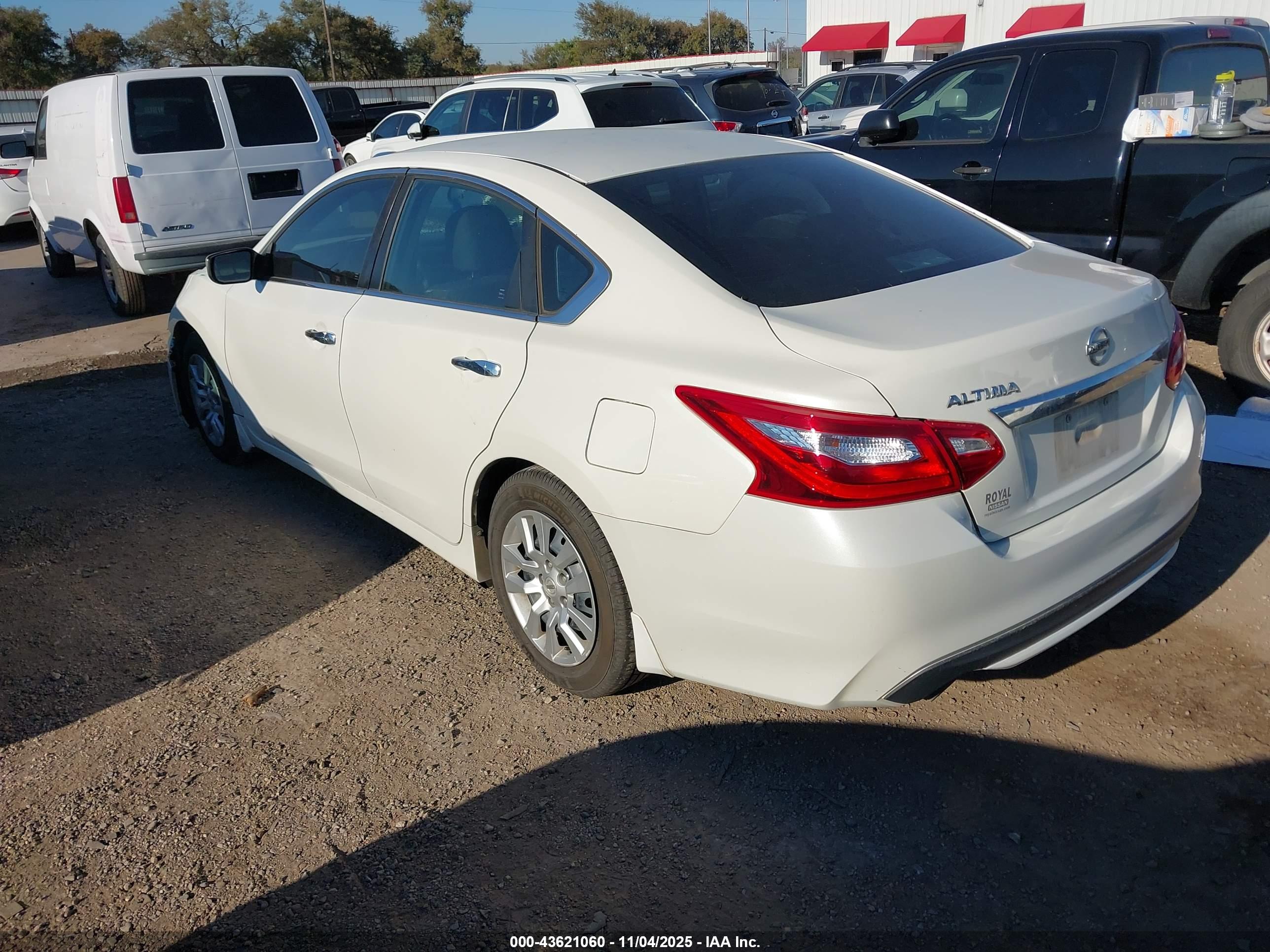 NISSAN ALTIMA image 3