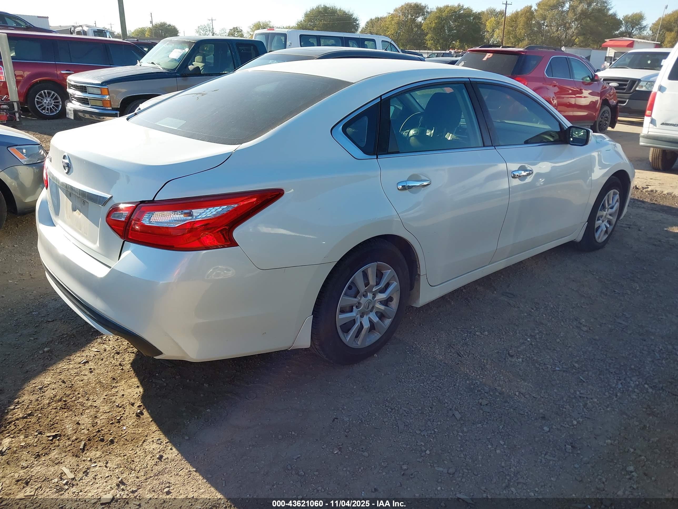 NISSAN ALTIMA image 4
