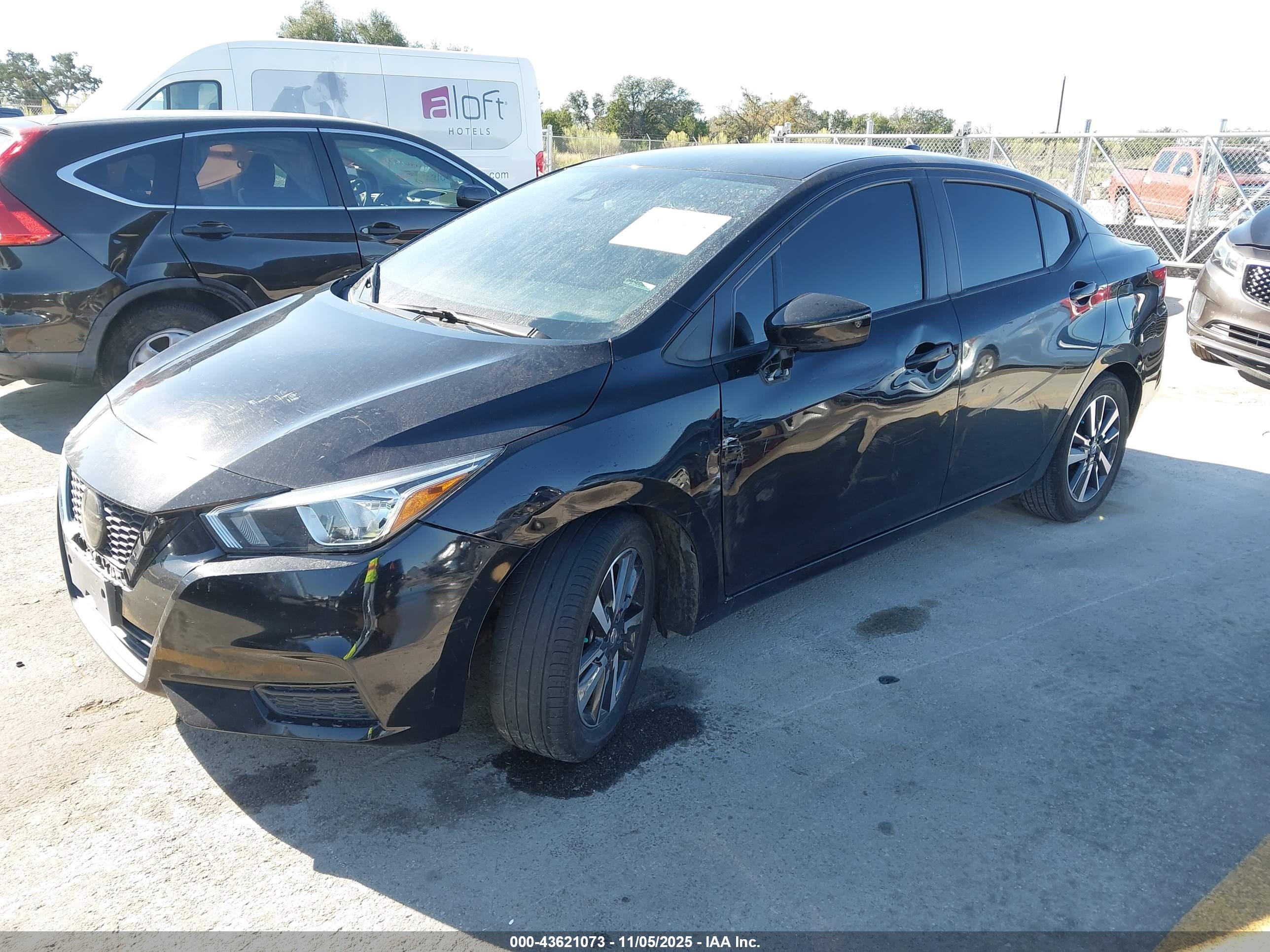 NISSAN VERSA image 2