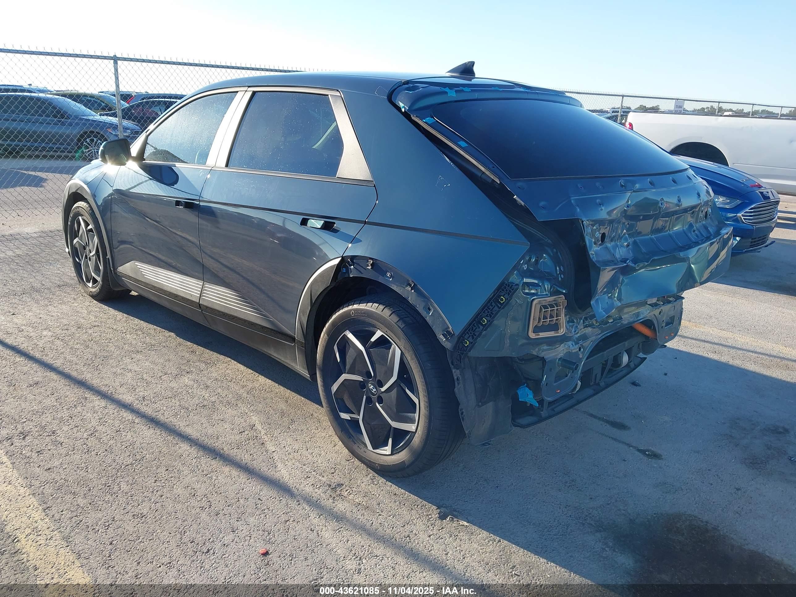 HYUNDAI IONIQ image 3