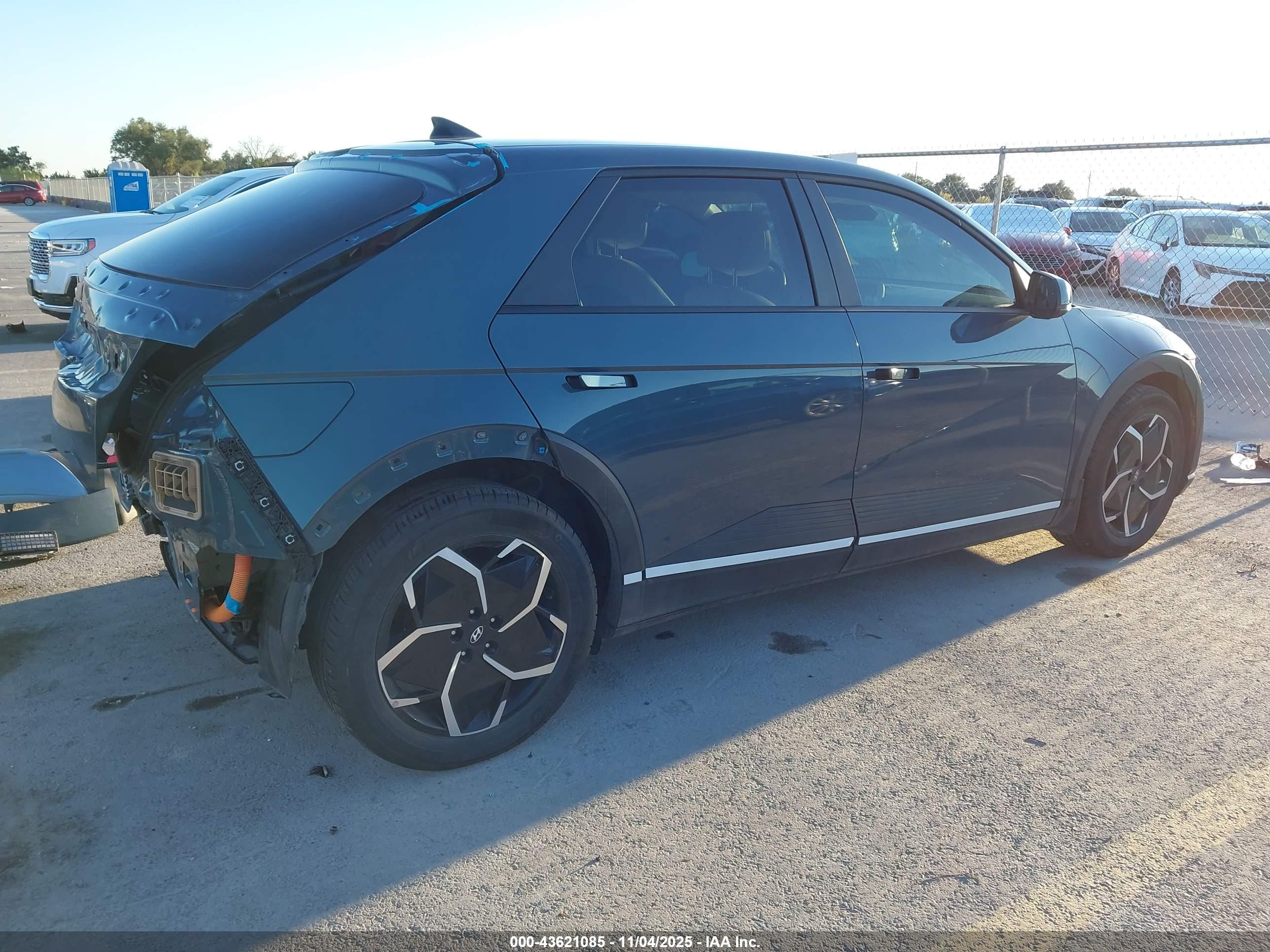 HYUNDAI IONIQ image 4