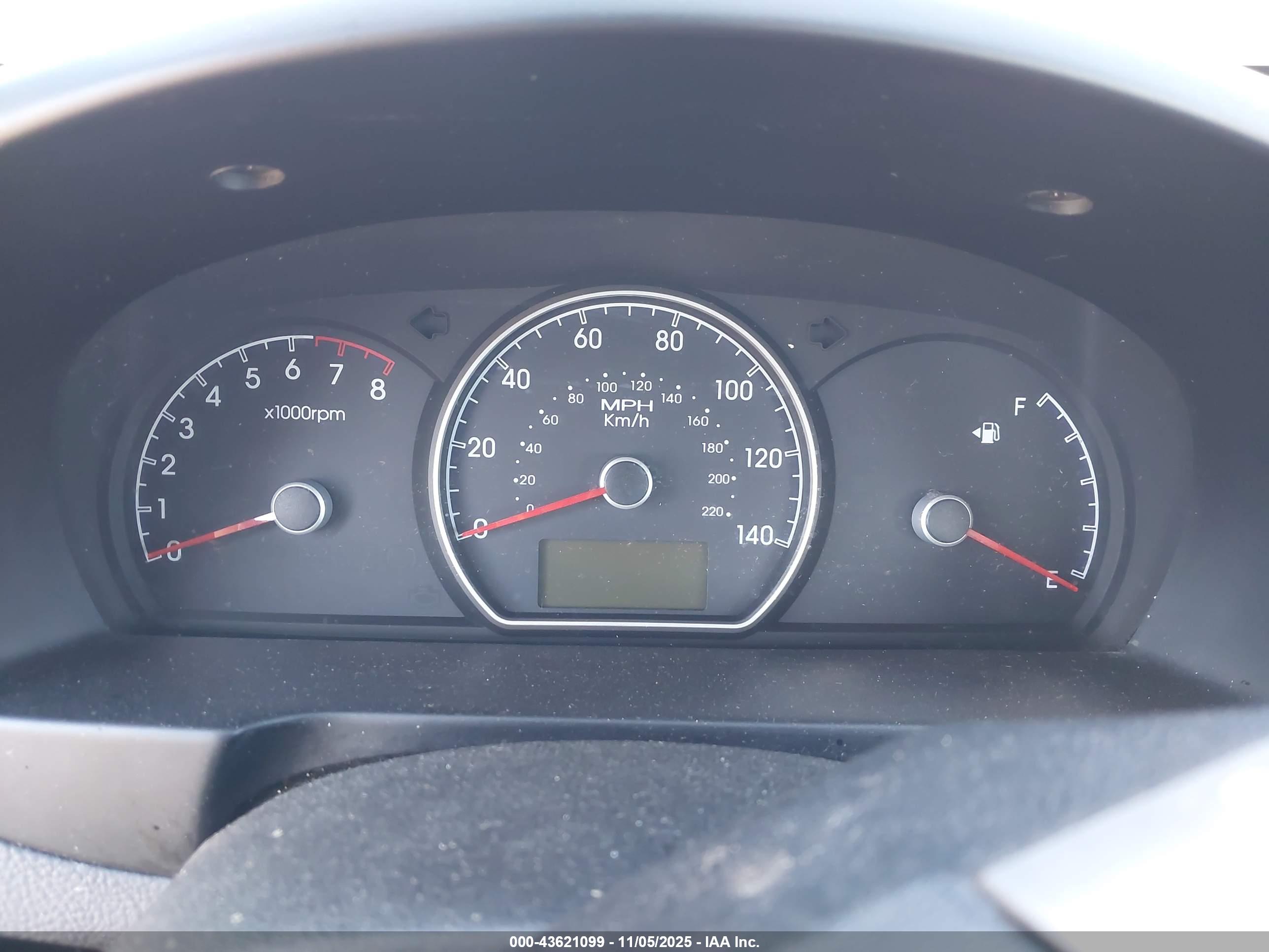 HYUNDAI ELANTRA image 7