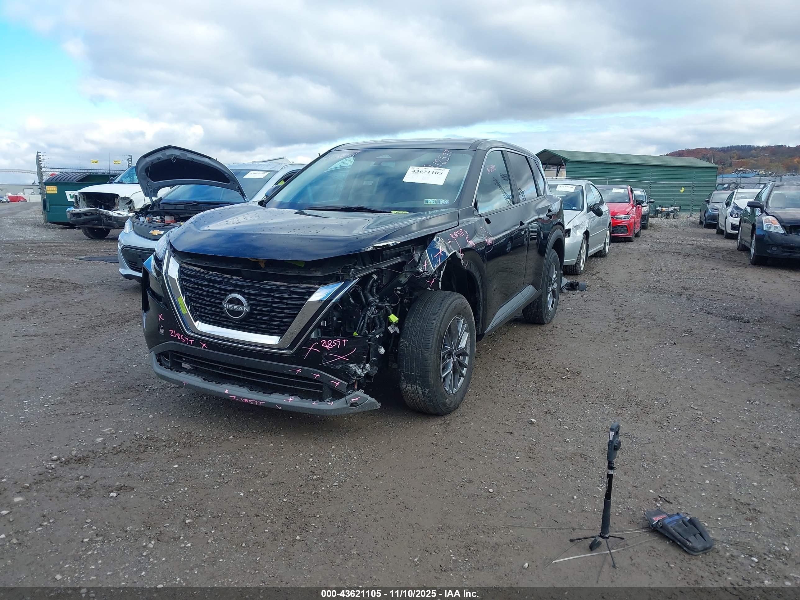 NISSAN ROGUE image 2