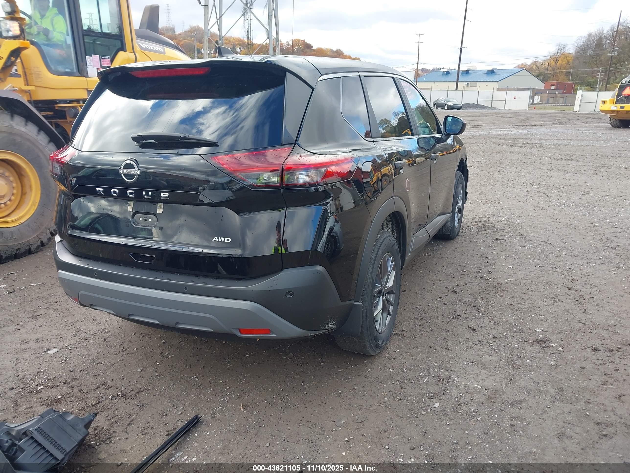 NISSAN ROGUE image 4