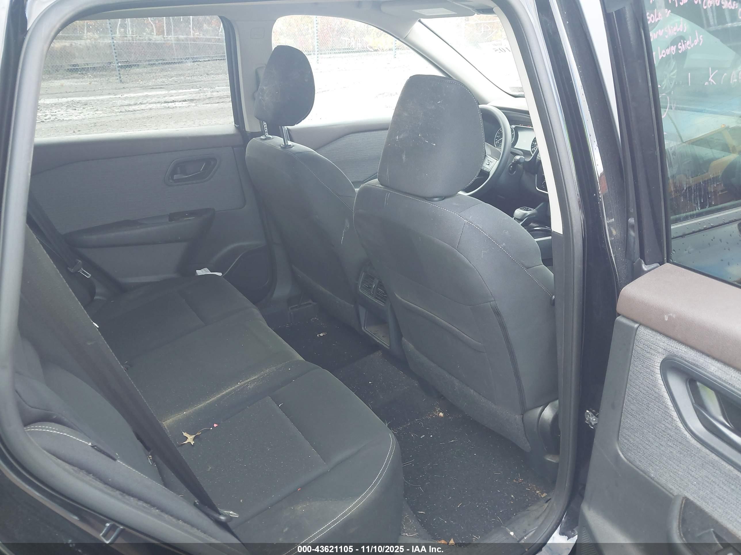 NISSAN ROGUE image 8