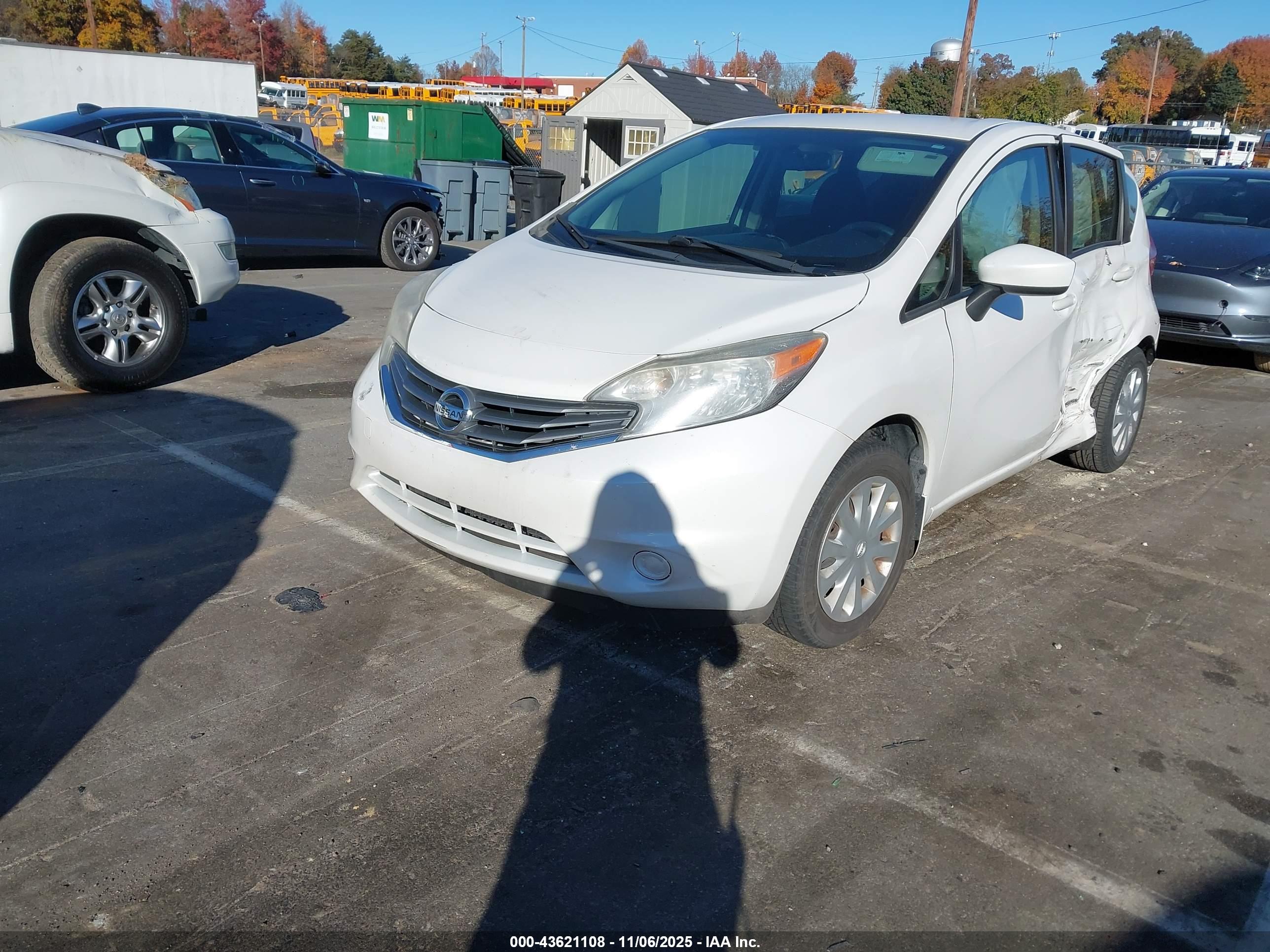 NISSAN VERSA image 2