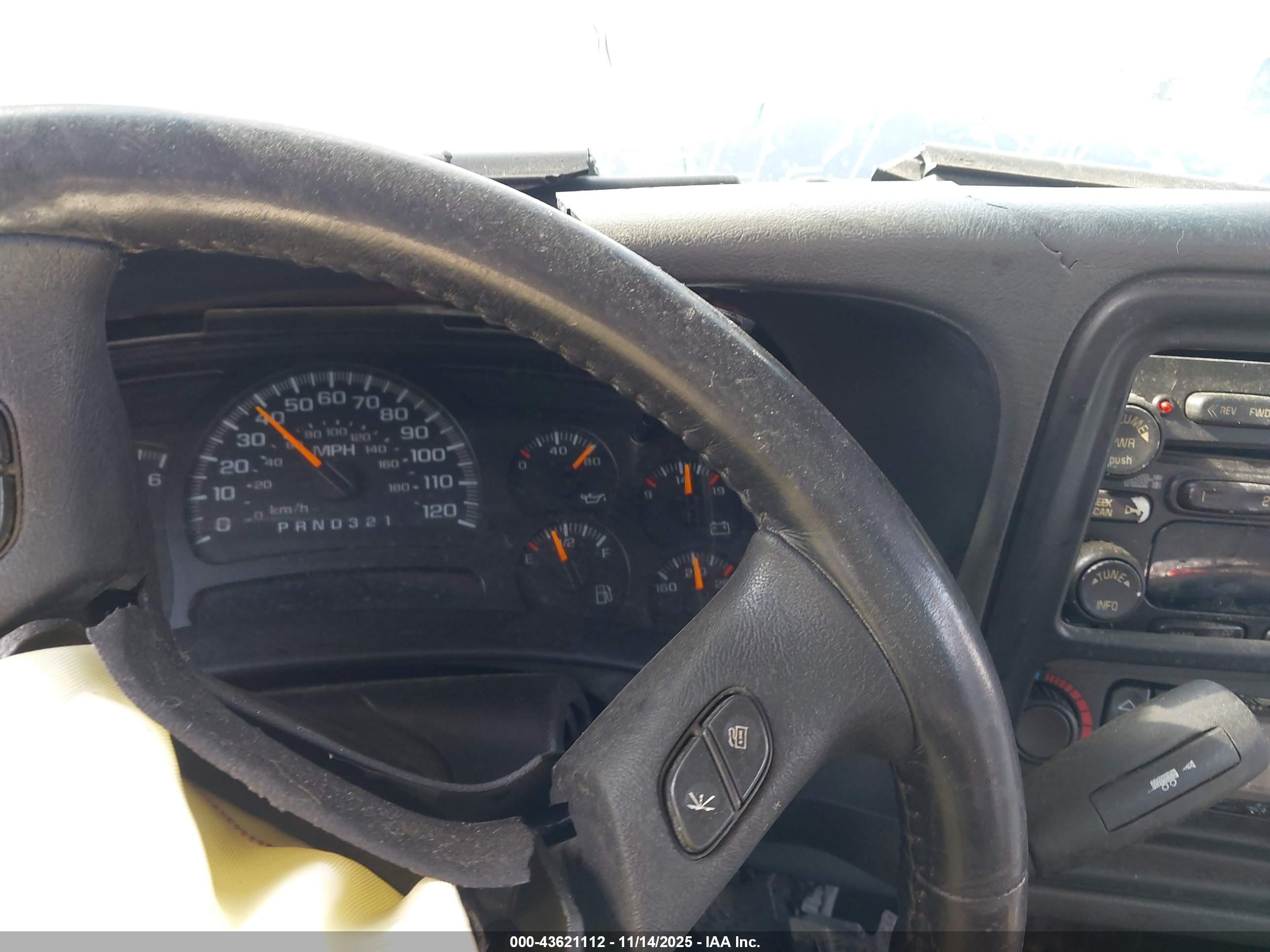 CHEVROLET SILVERADO image 7