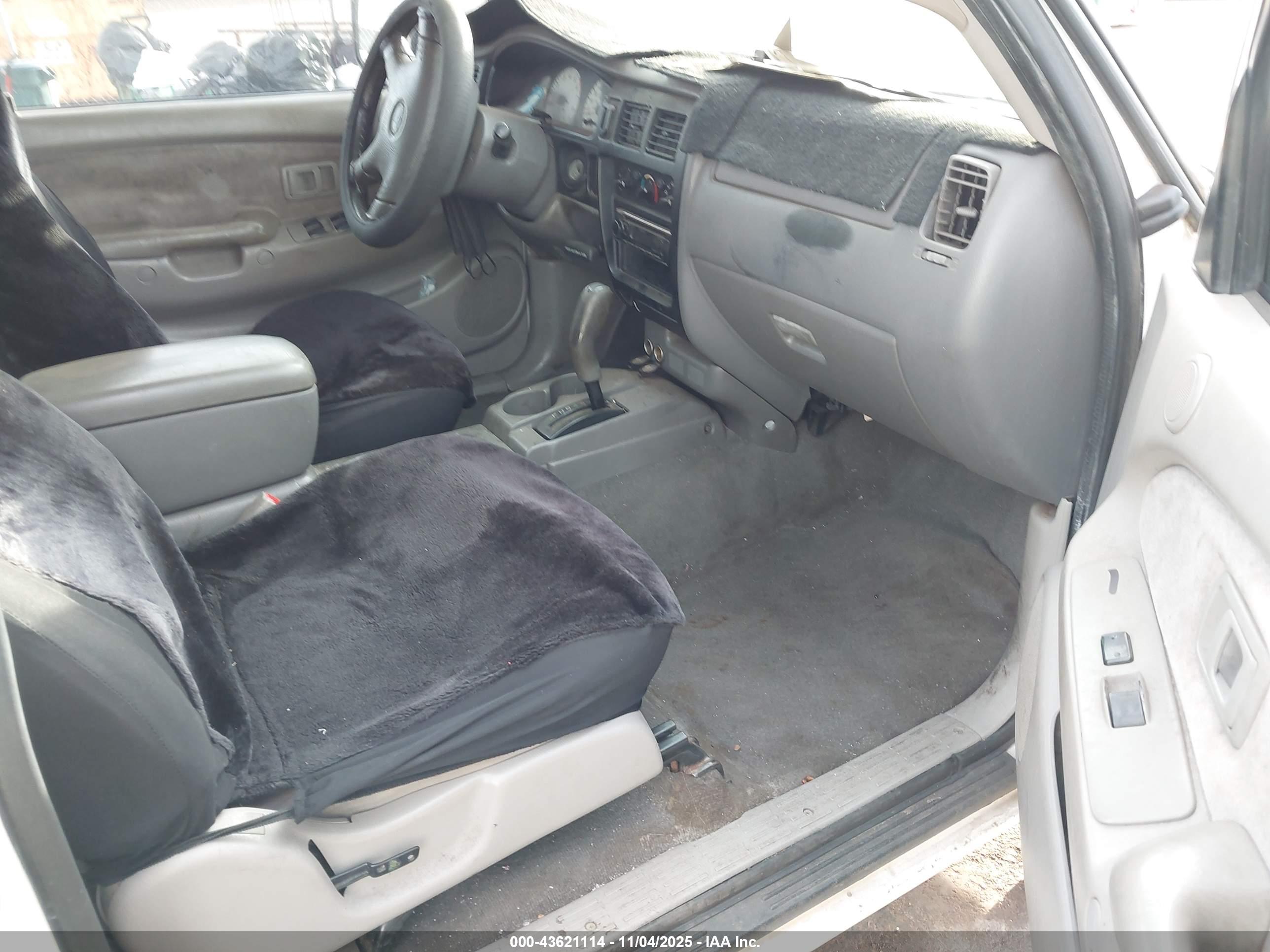 TOYOTA TACOMA image 5