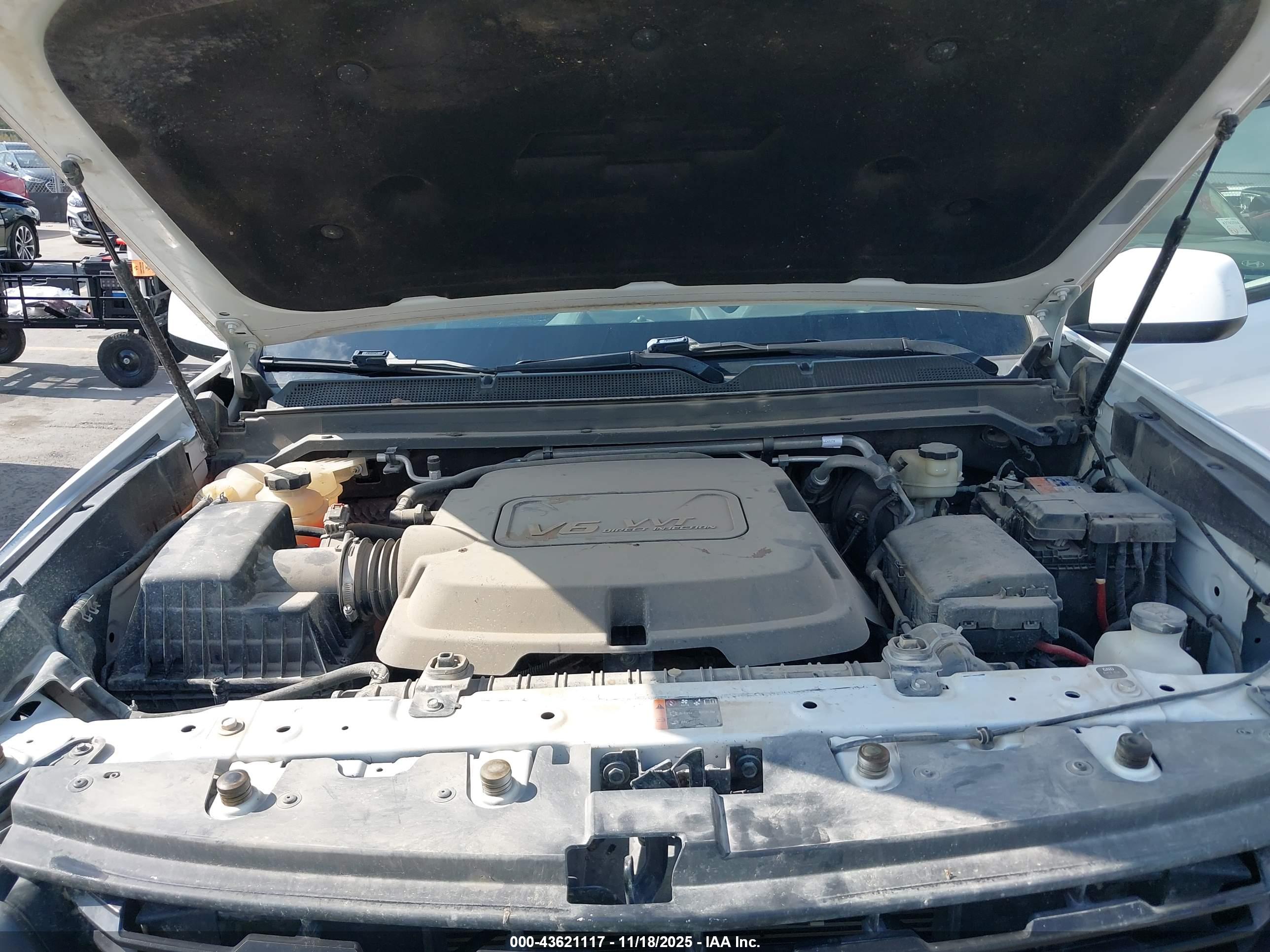 CHEVROLET COLORADO image 10