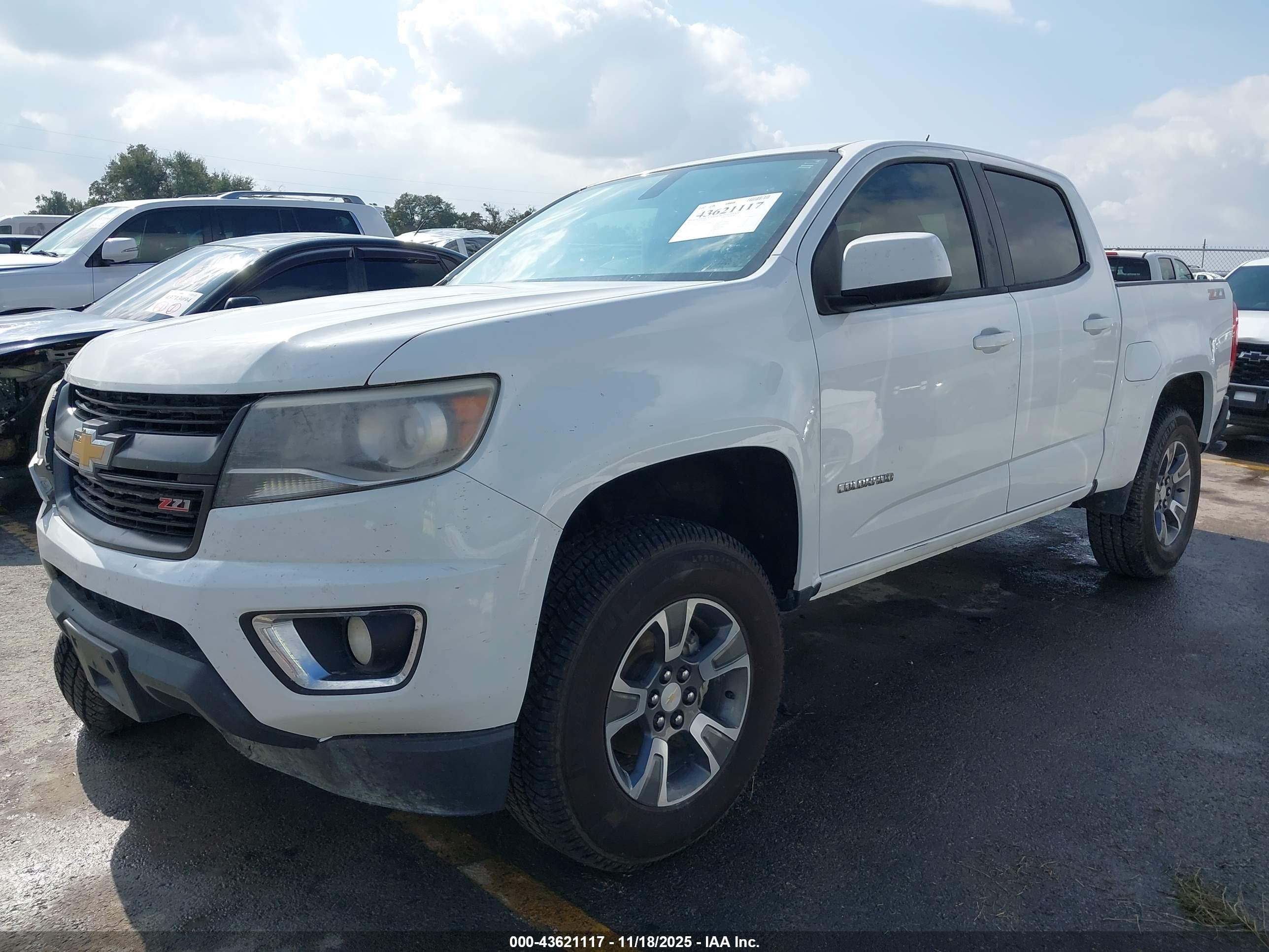 CHEVROLET COLORADO image 2