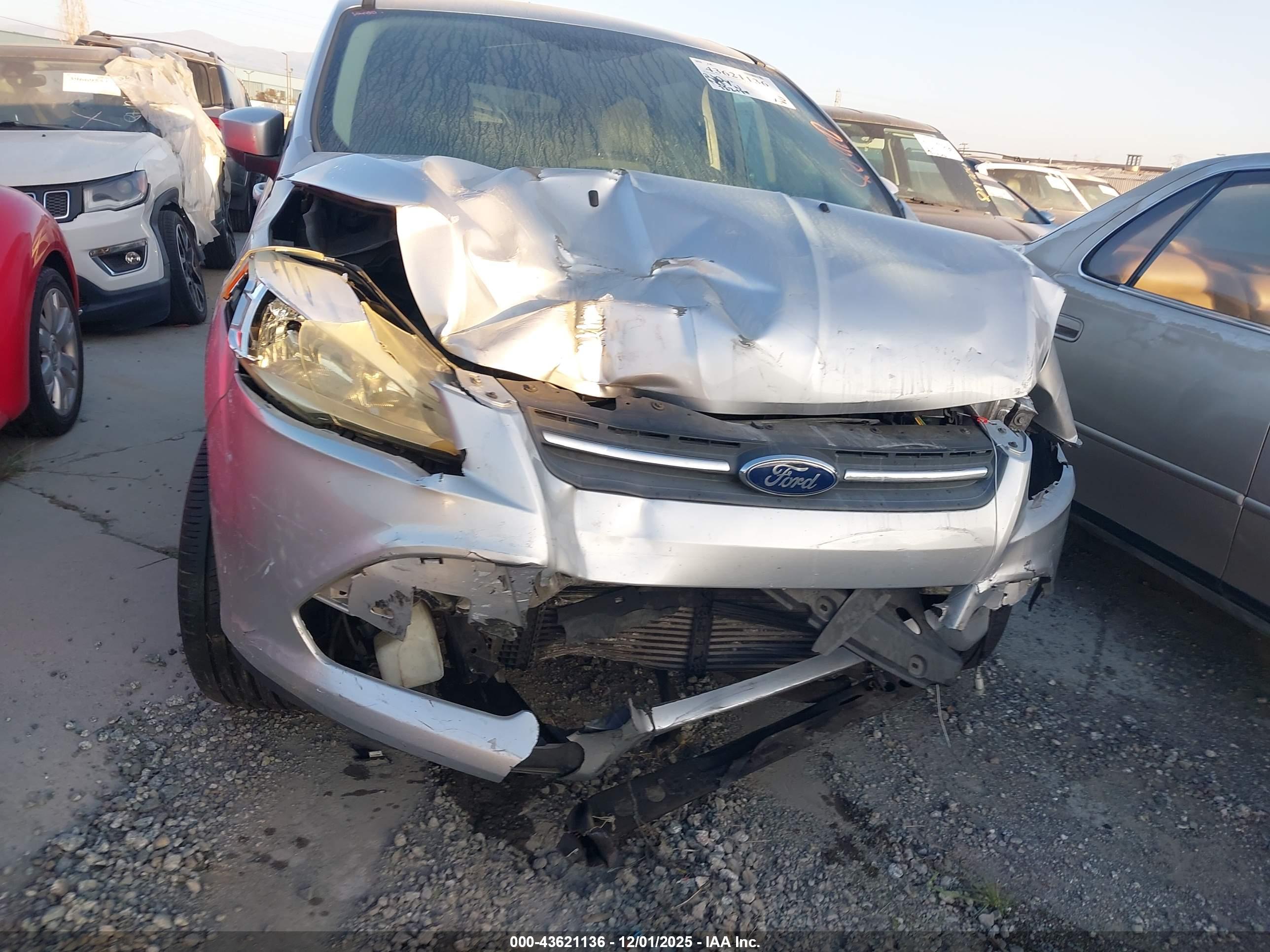FORD ESCAPE image 6