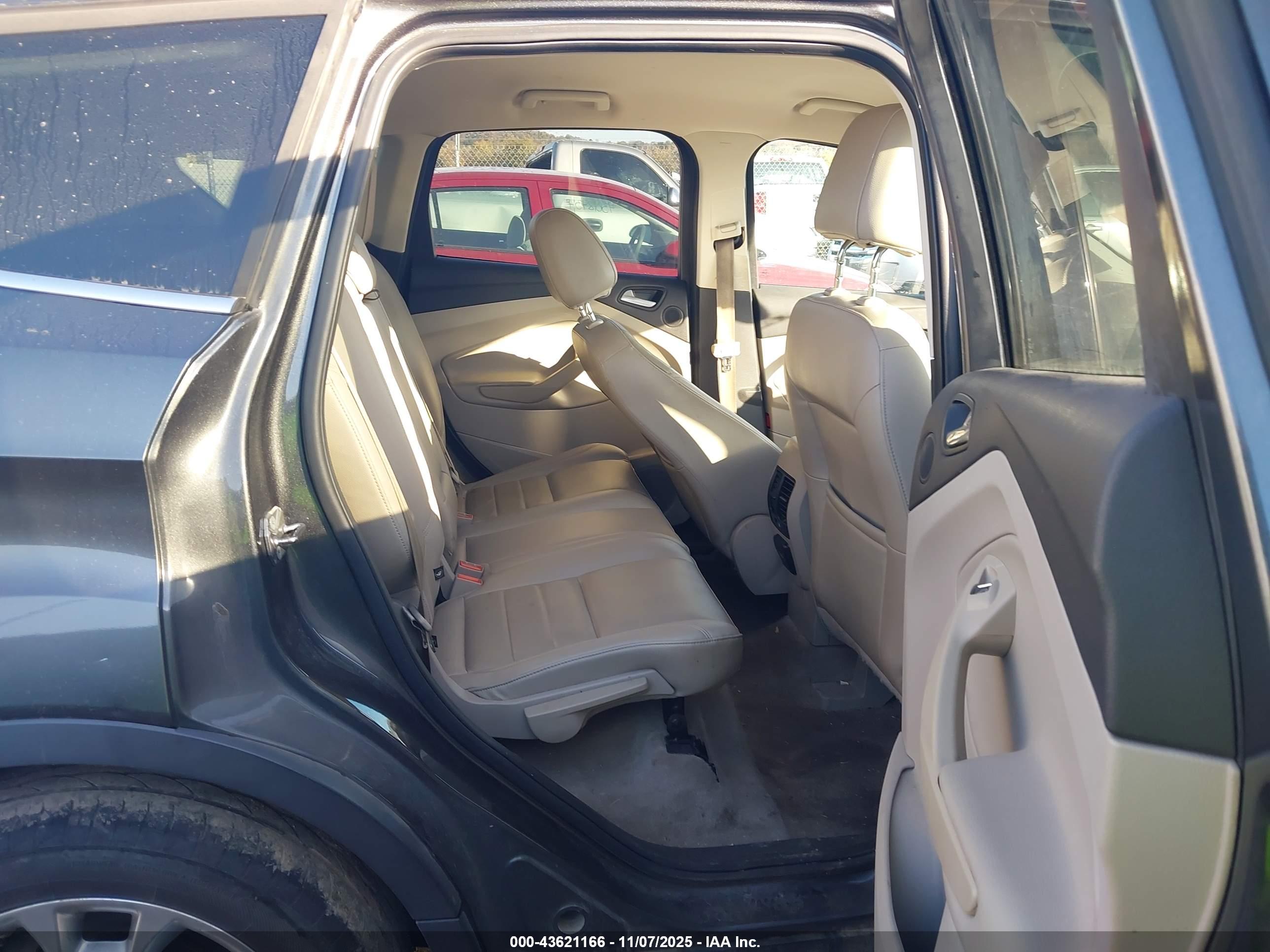 FORD ESCAPE image 8