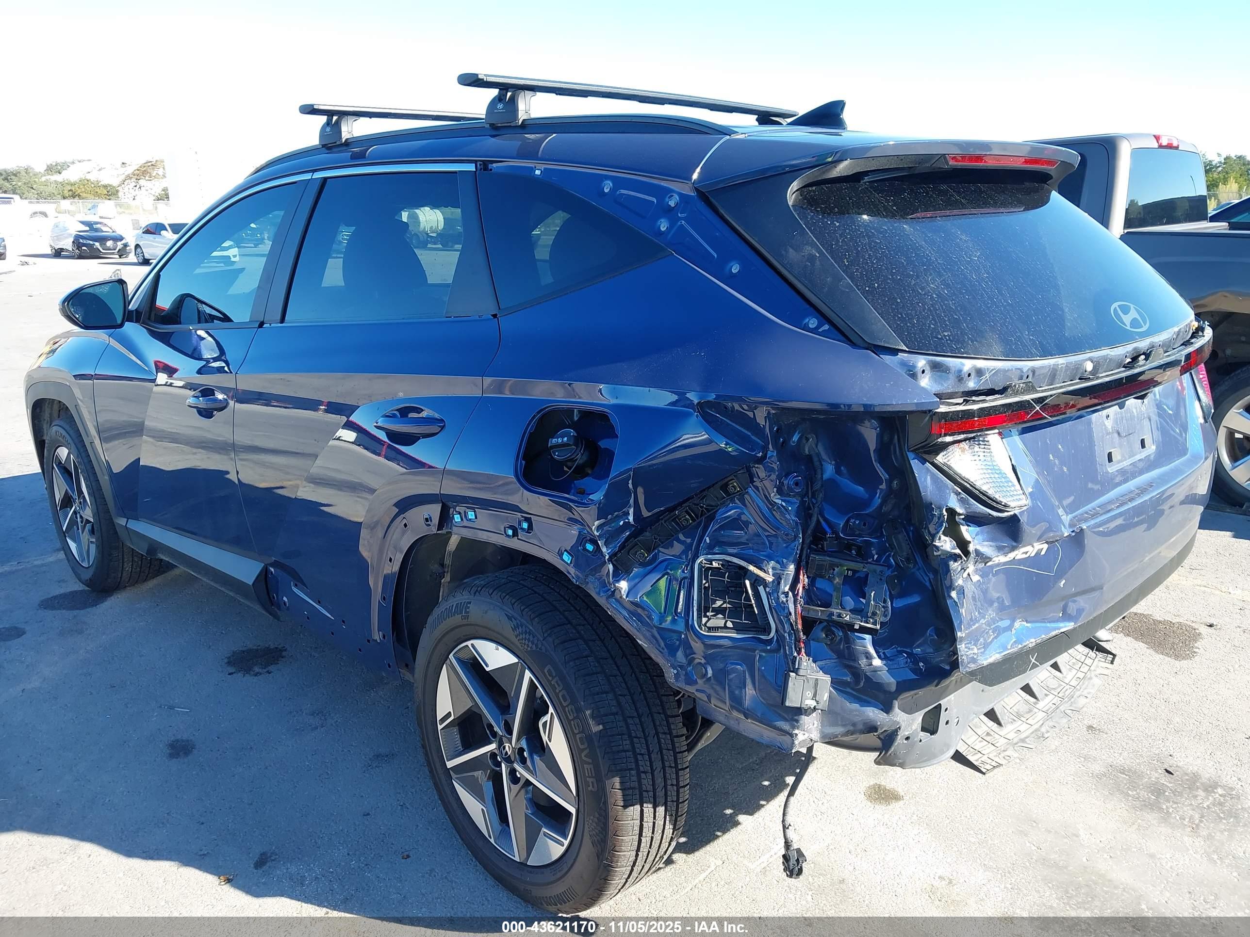 HYUNDAI TUCSON image 3