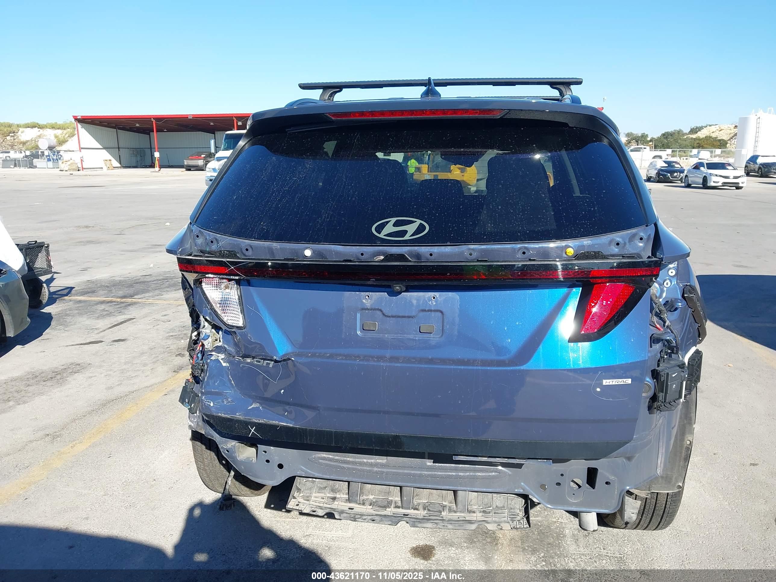 HYUNDAI TUCSON image 6