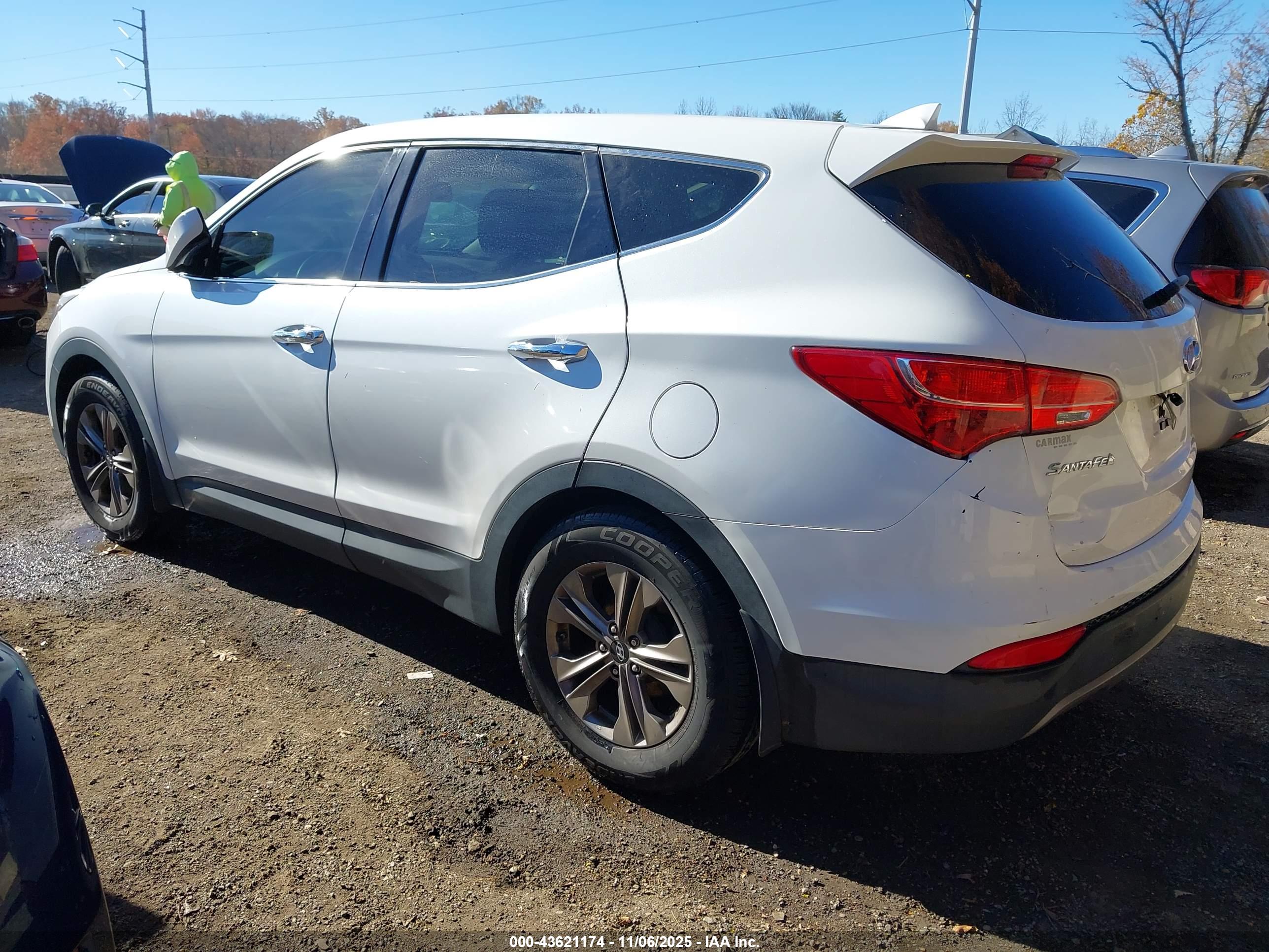 HYUNDAI SANTA image 3