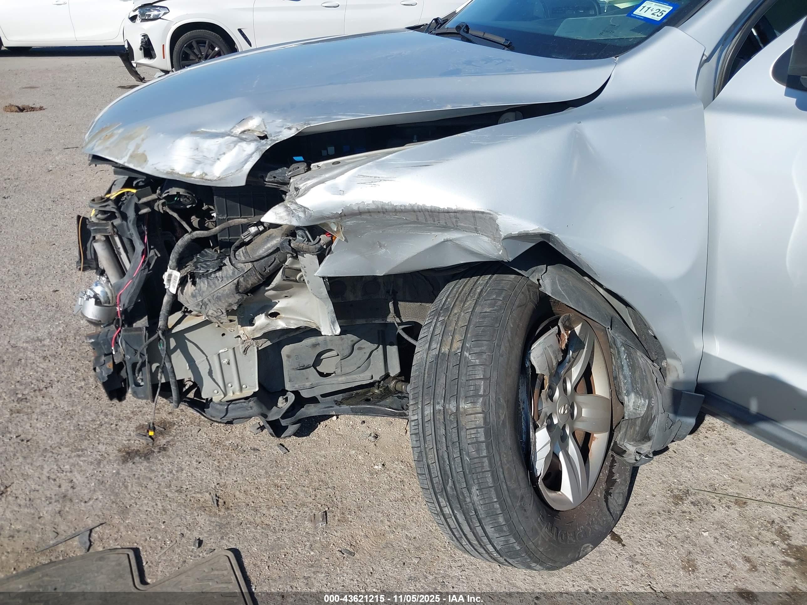 HYUNDAI SANTA image 6