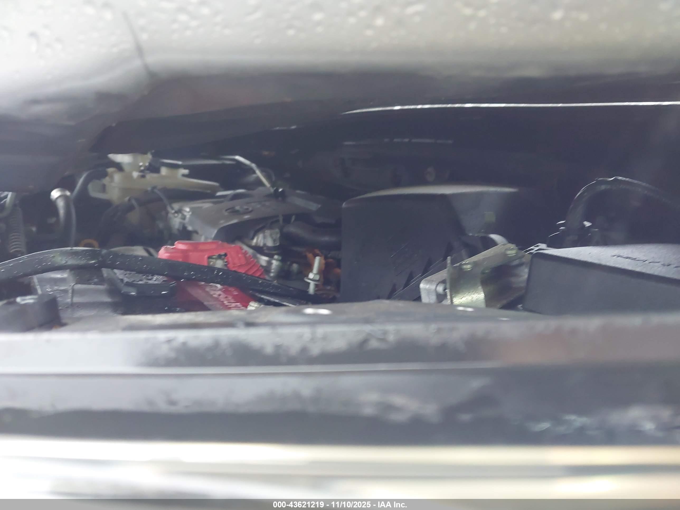TOYOTA RAV4 image 10