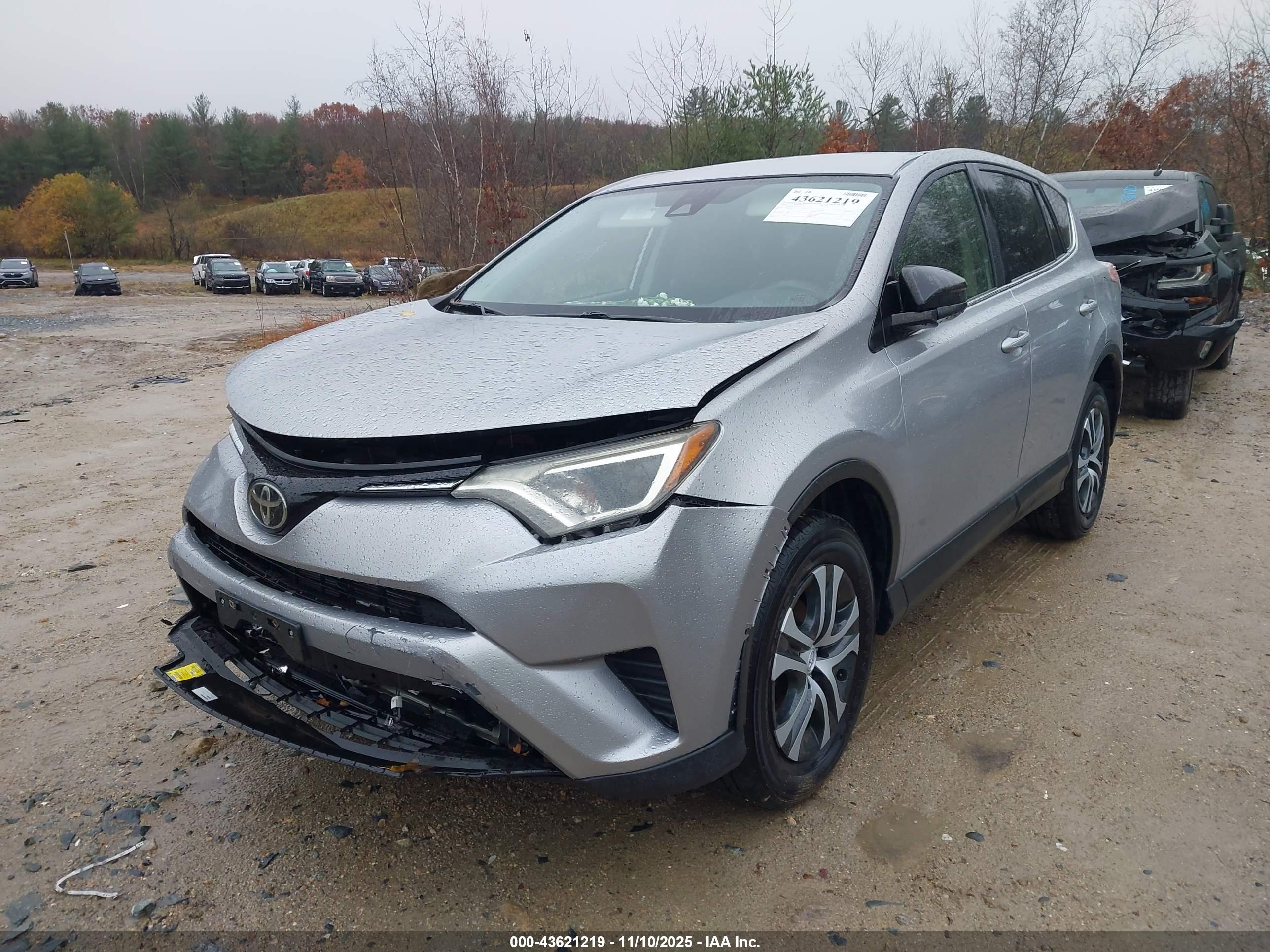 TOYOTA RAV4 image 2