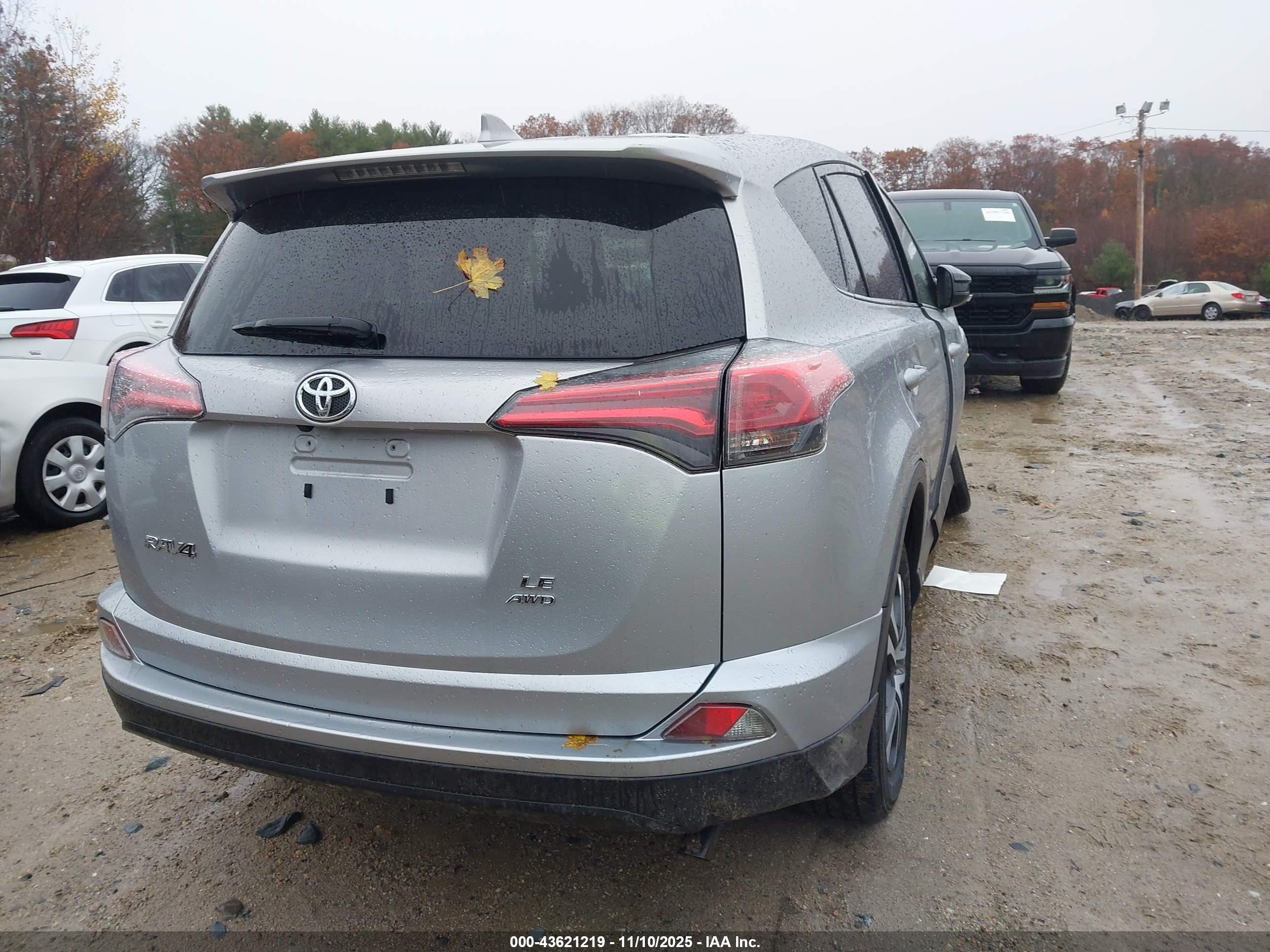 TOYOTA RAV4 image 4
