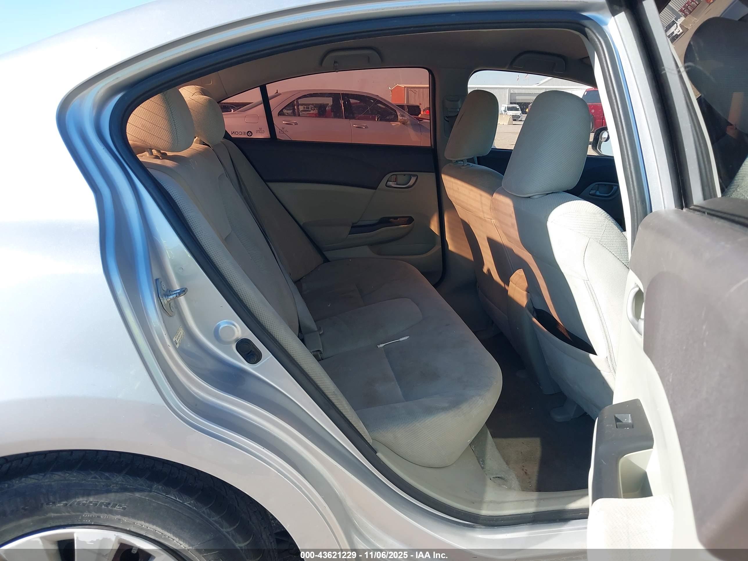 HONDA CIVIC image 8