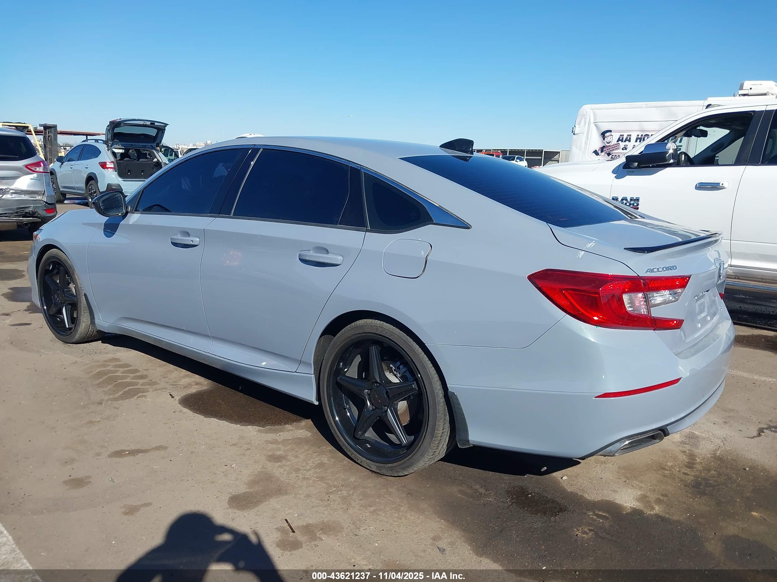 HONDA ACCORD image 3