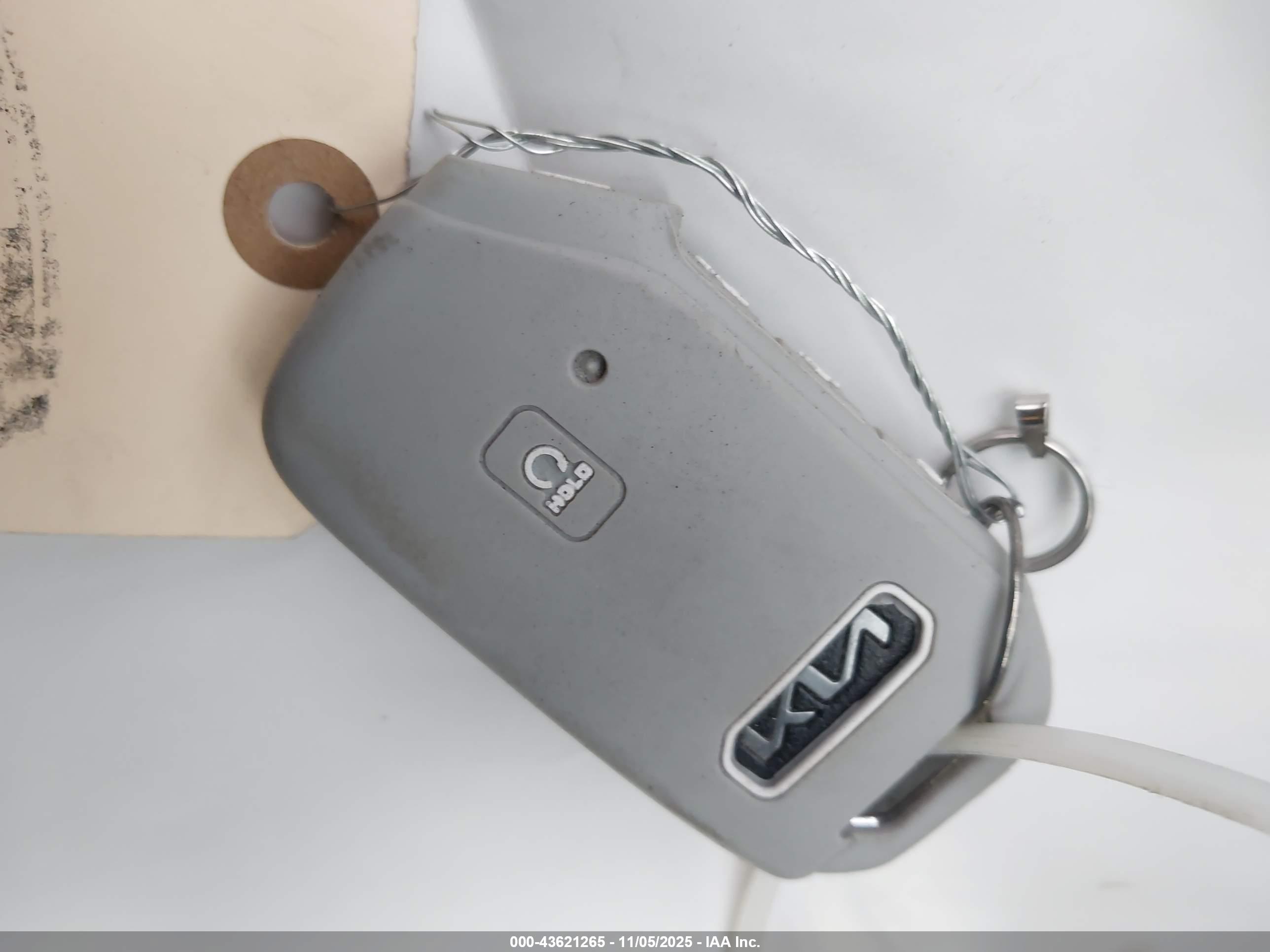 KIA K5 image 11