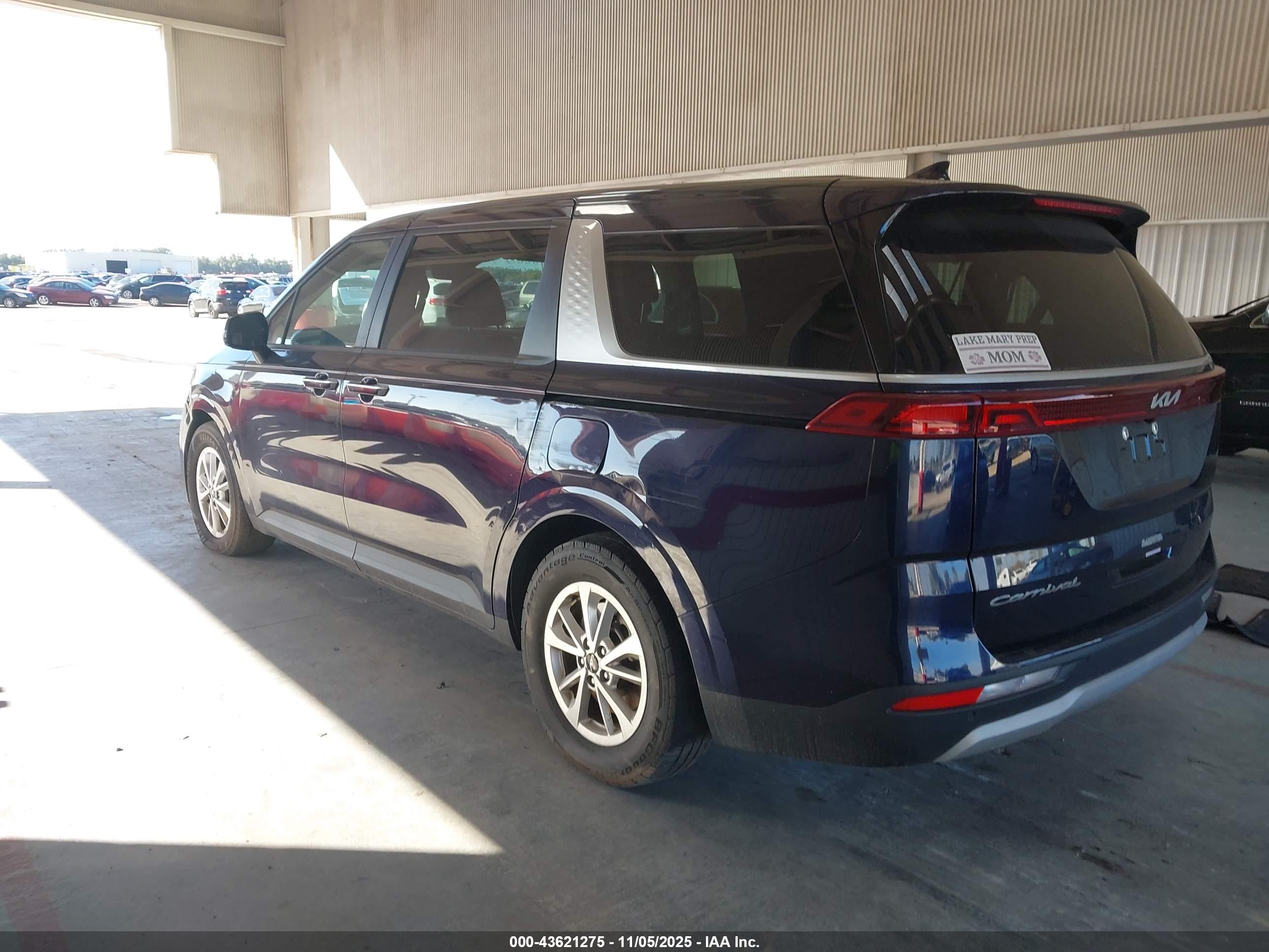 KIA CARNIVAL image 3