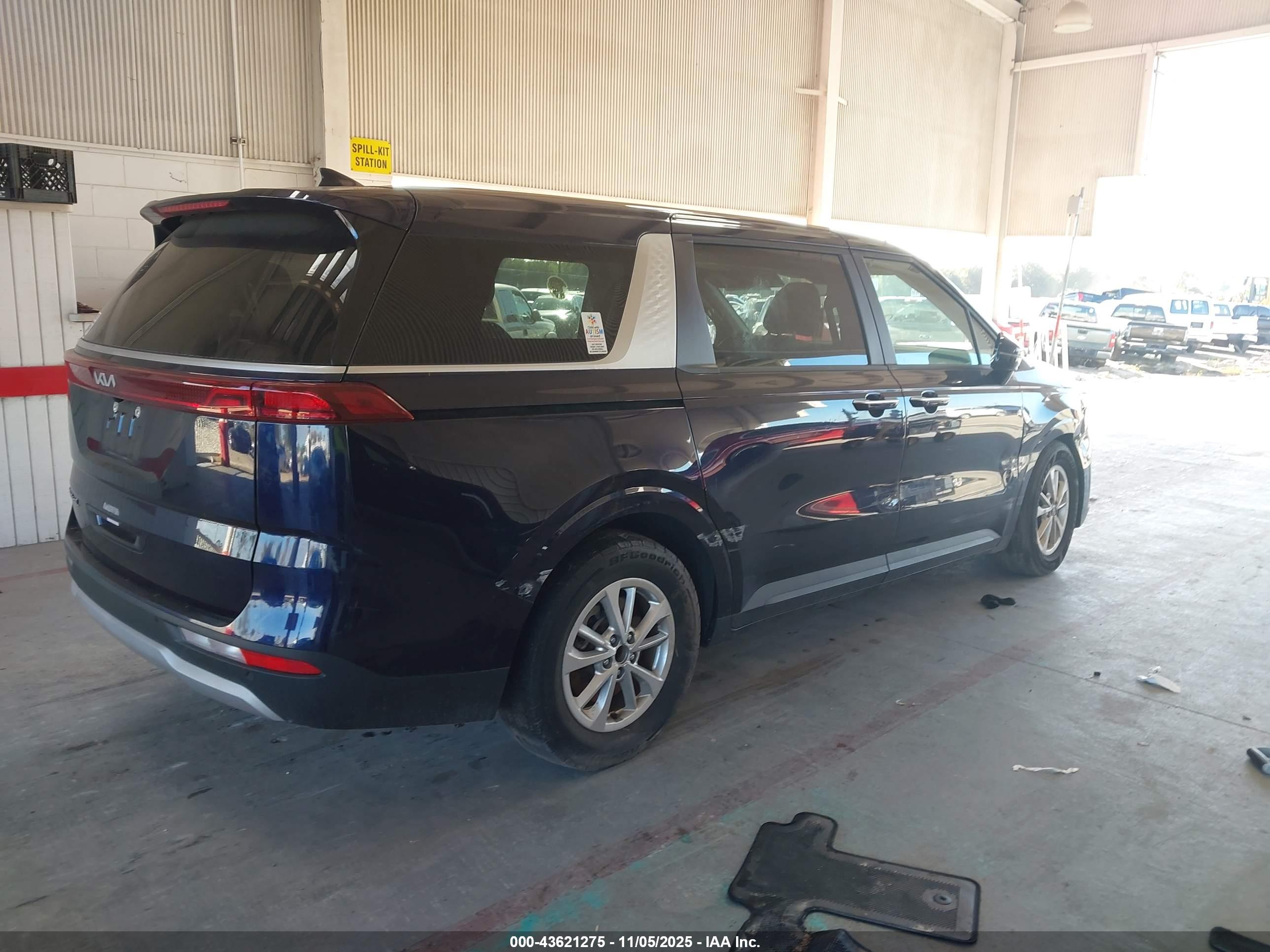 KIA CARNIVAL image 4