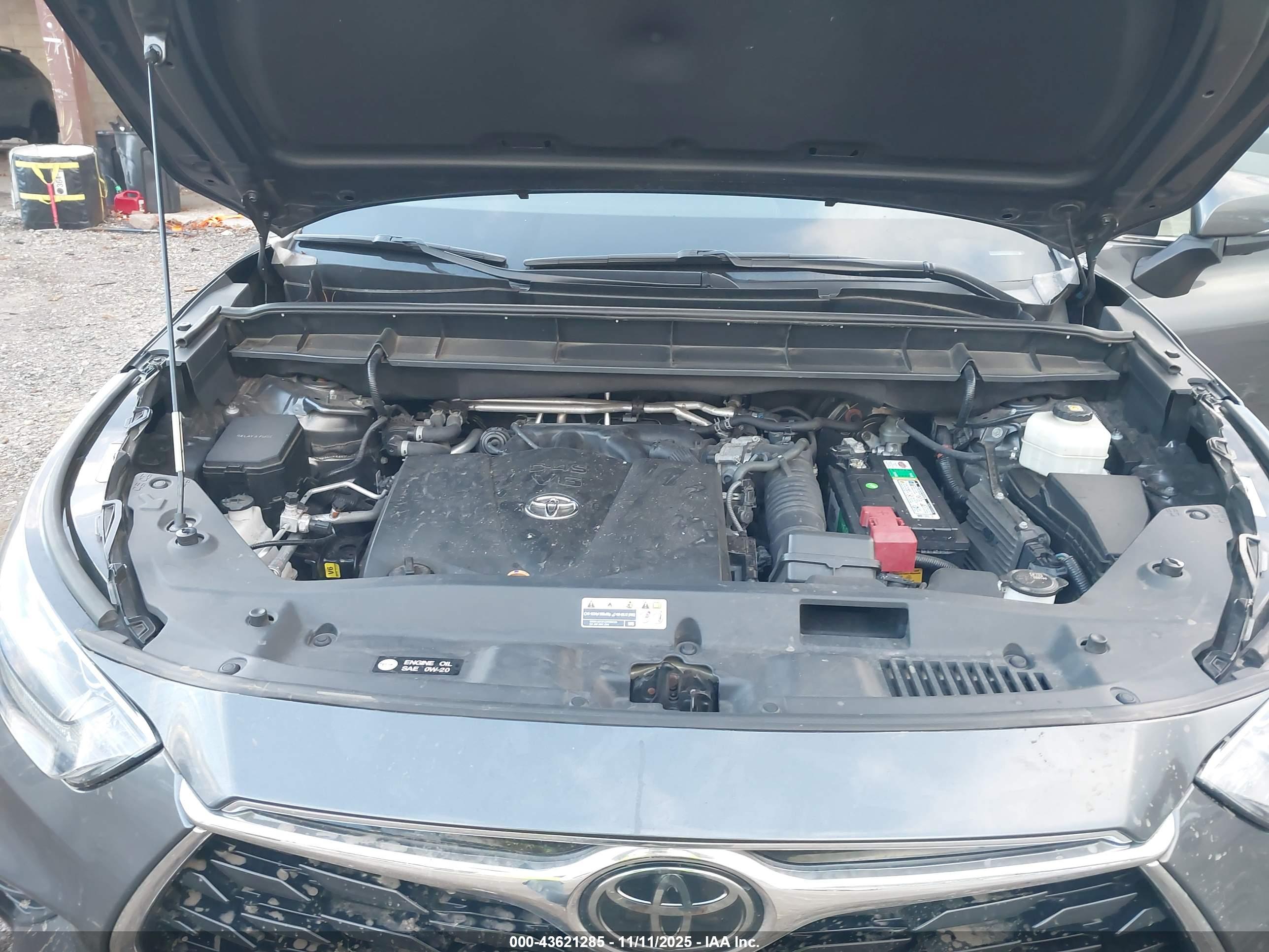 TOYOTA HIGHLANDER image 10