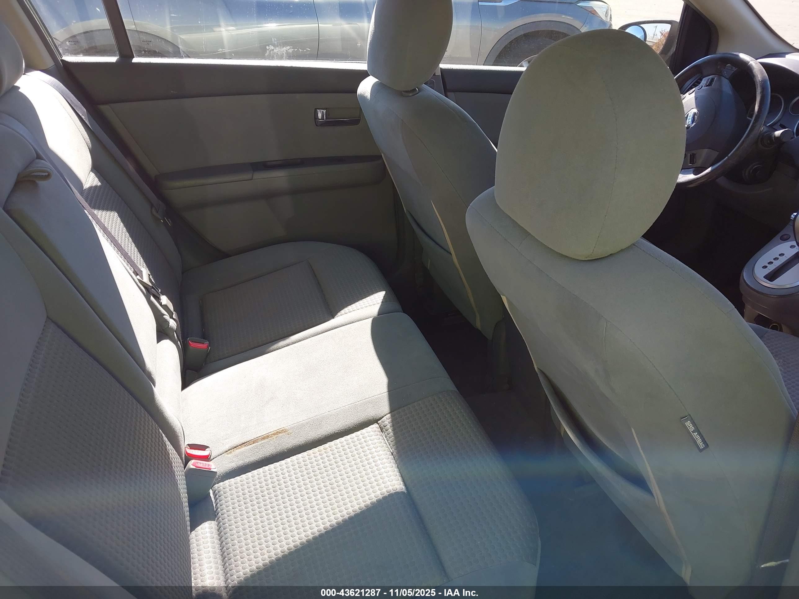 NISSAN SENTRA image 8