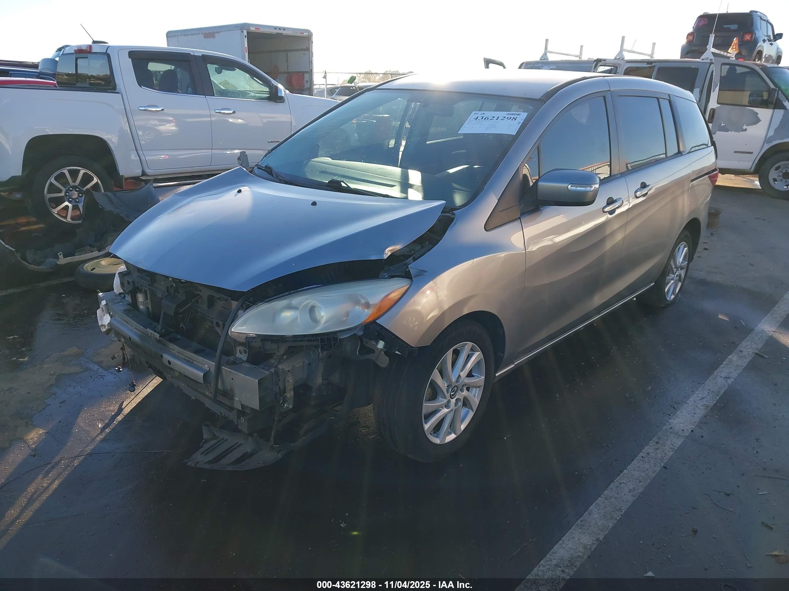 MAZDA MAZDA5 image 2
