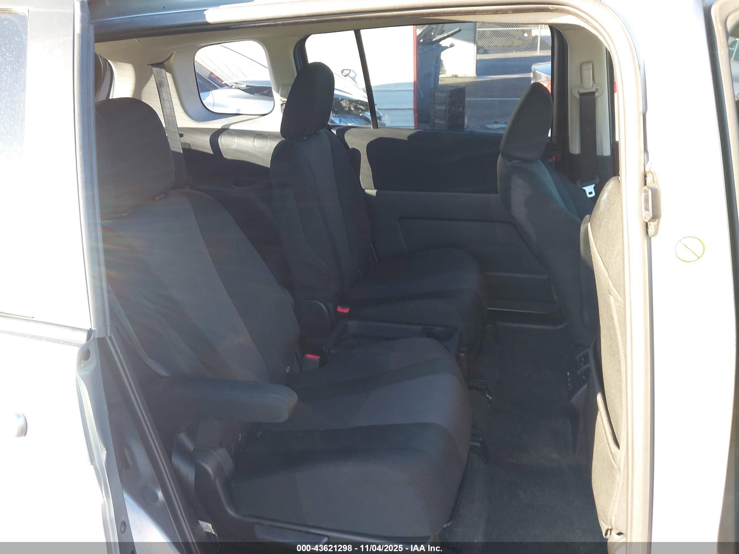 MAZDA MAZDA5 image 8