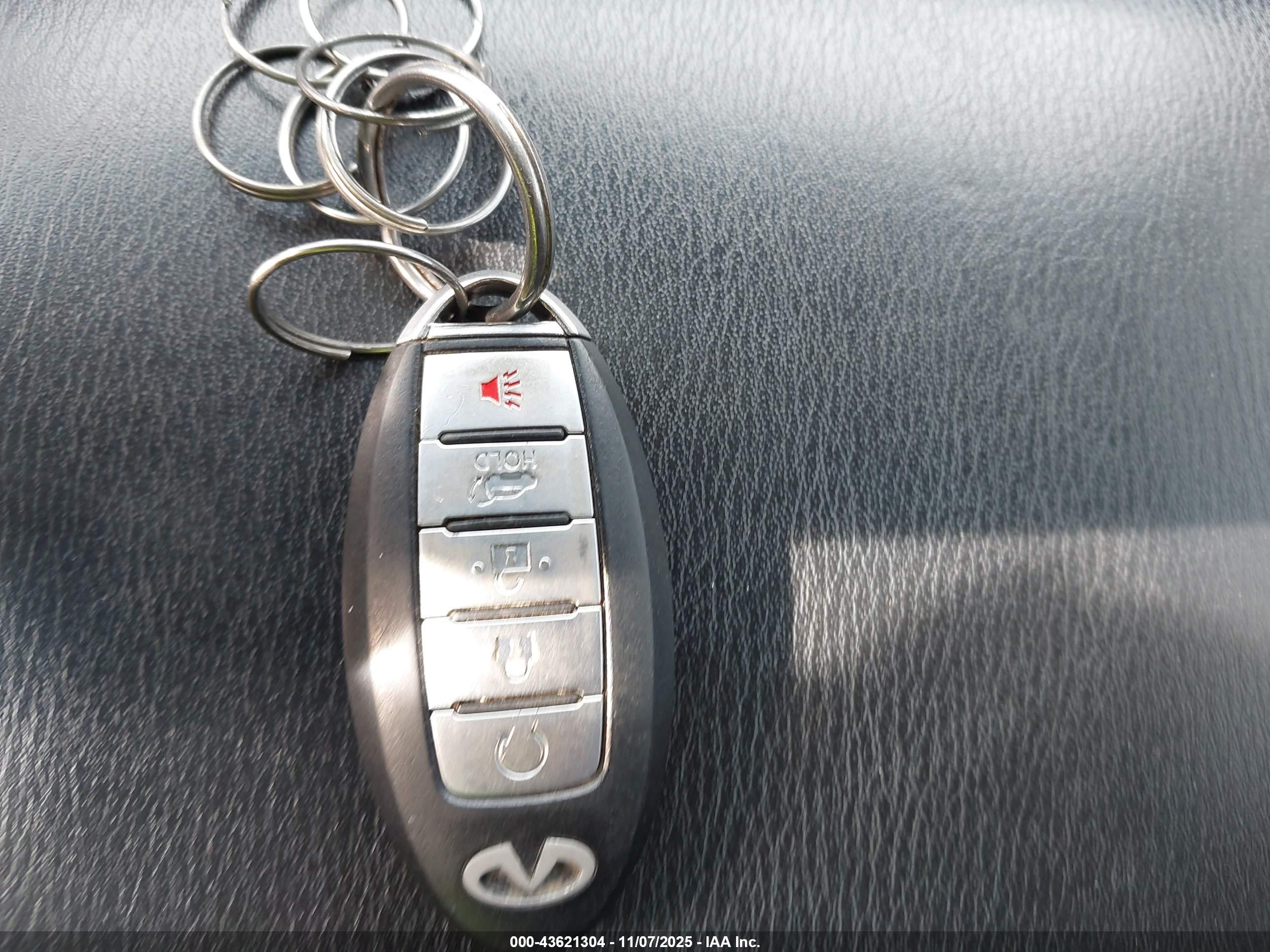 INFINITI QX80 image 11