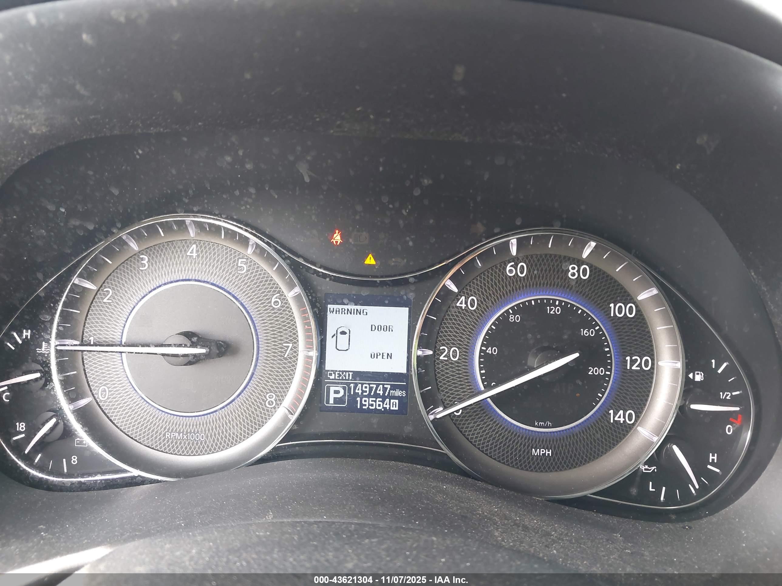 INFINITI QX80 image 7