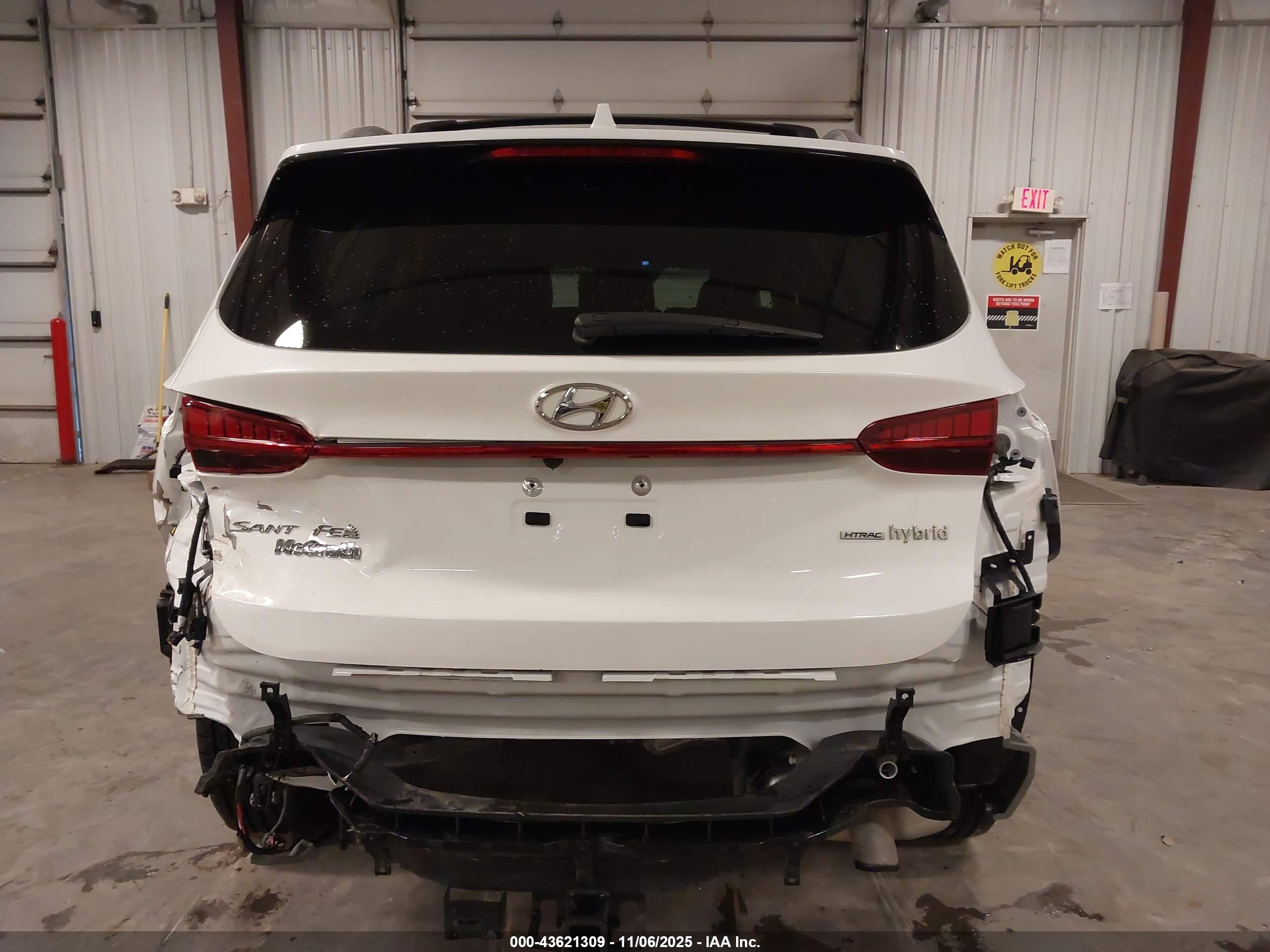 HYUNDAI SANTA image 6