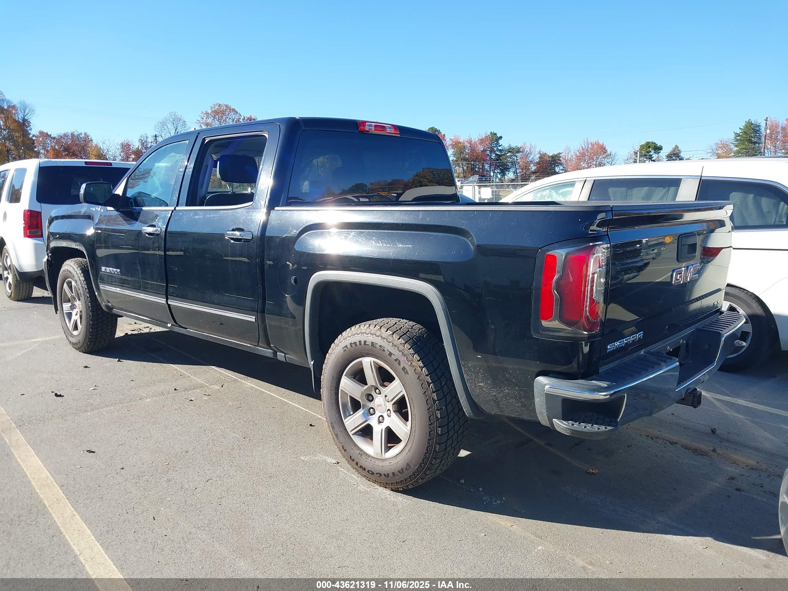 GMC SIERRA image 3
