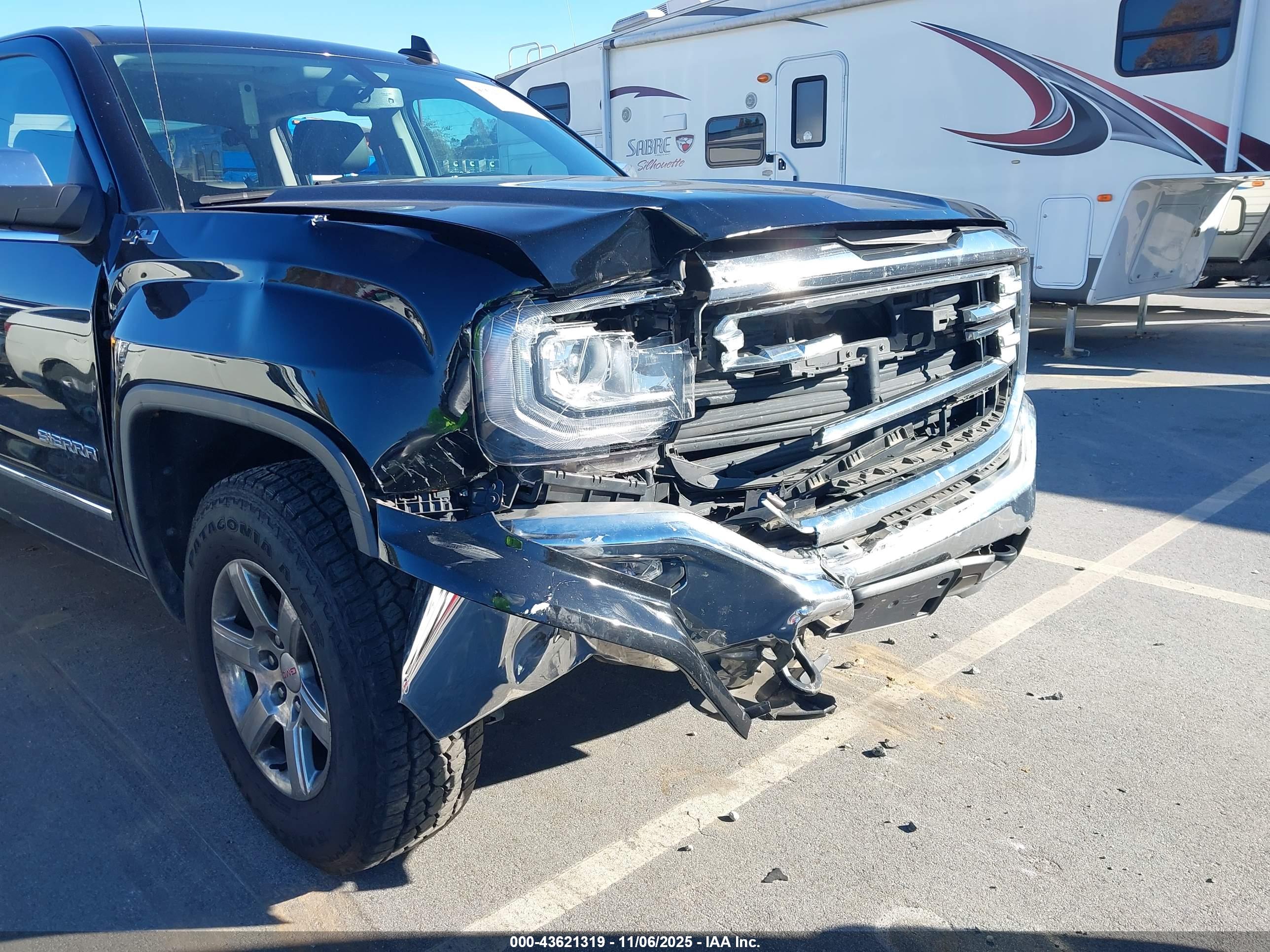 GMC SIERRA image 6