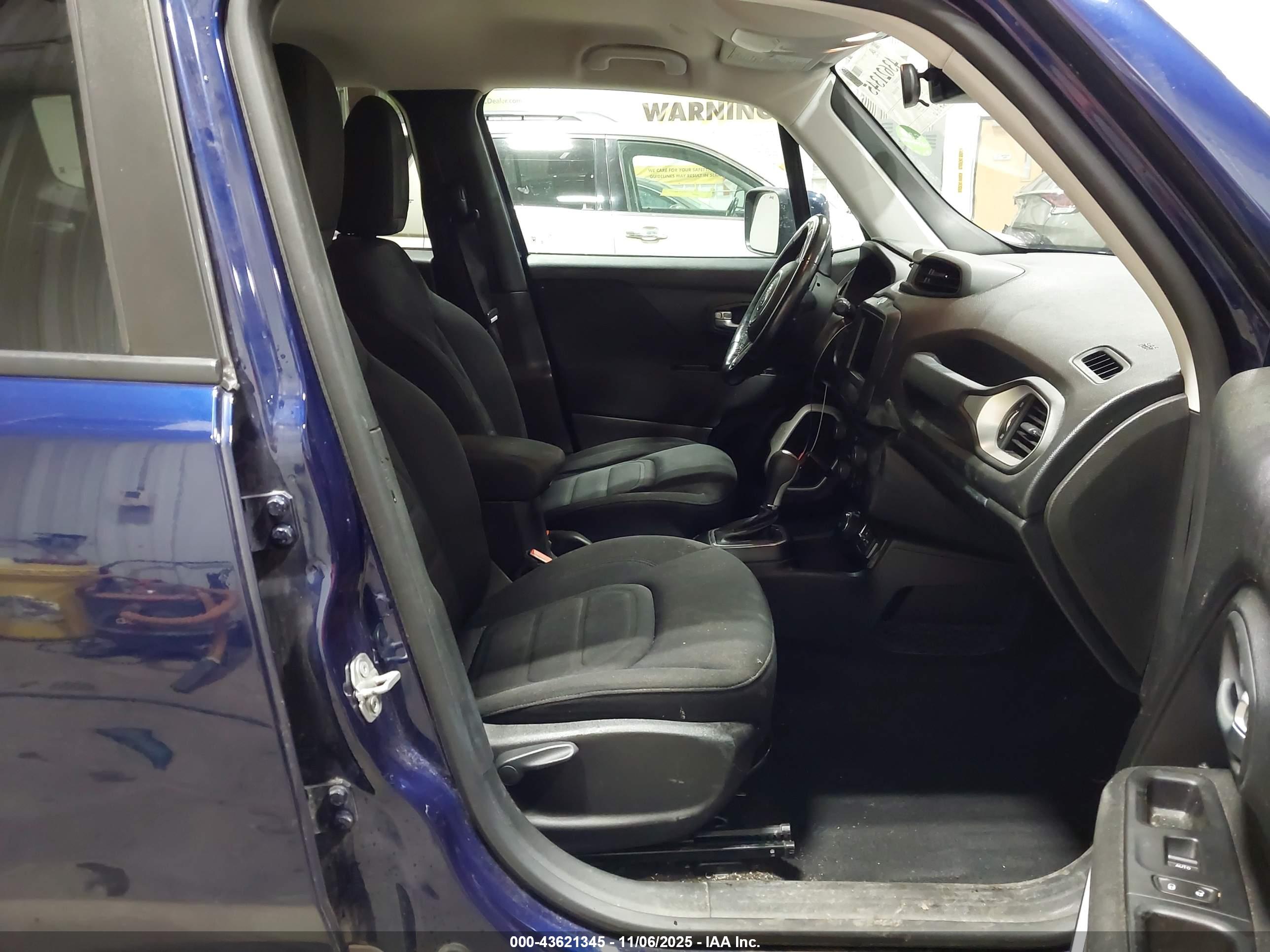 JEEP RENEGADE image 5